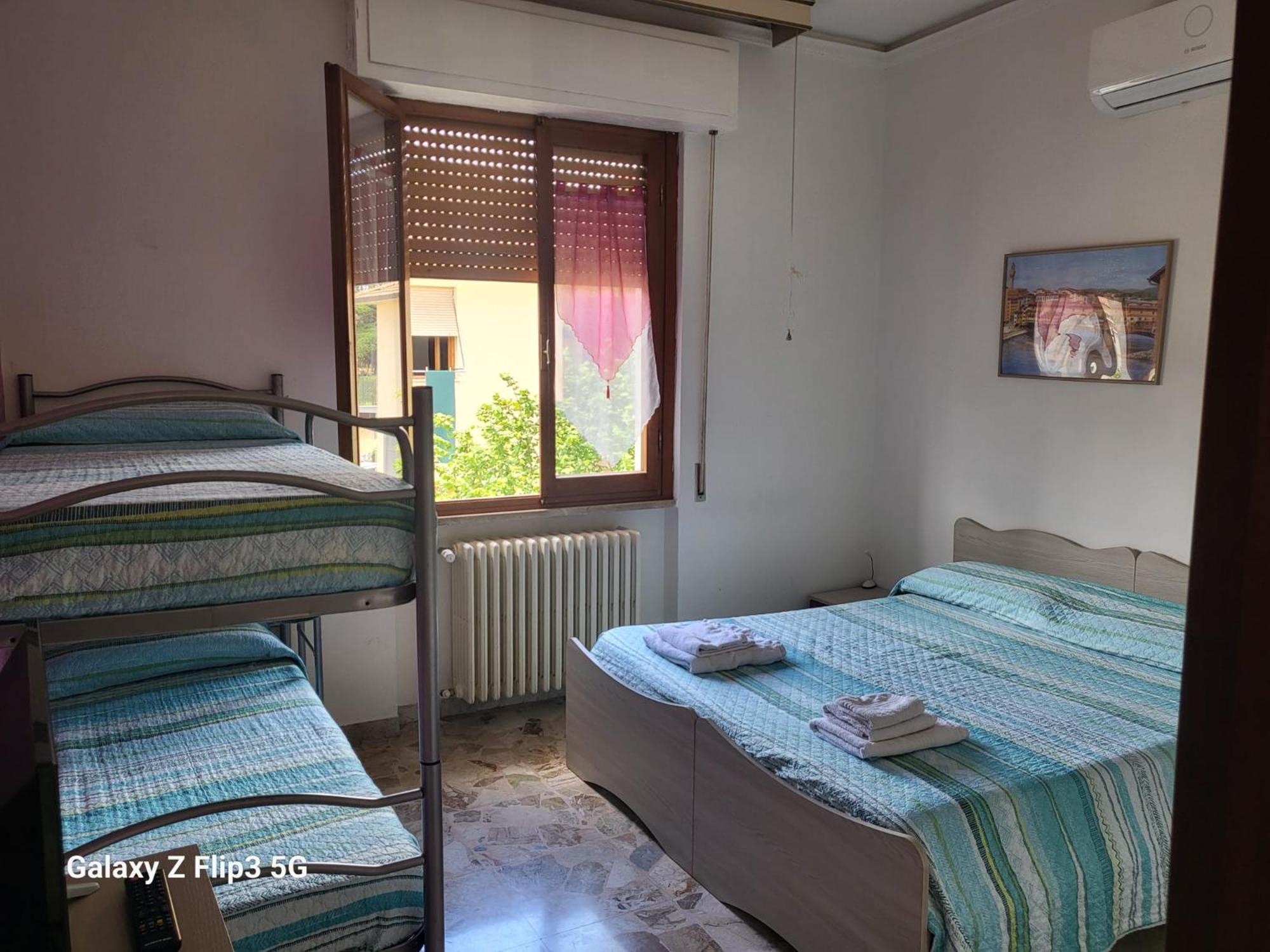 One-Bedroom Apartment - Photo 1