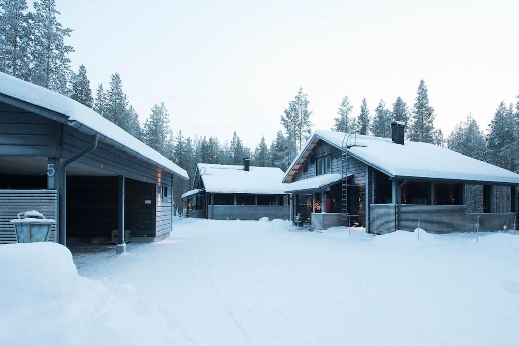 Three-Bedroom Villa photo 2