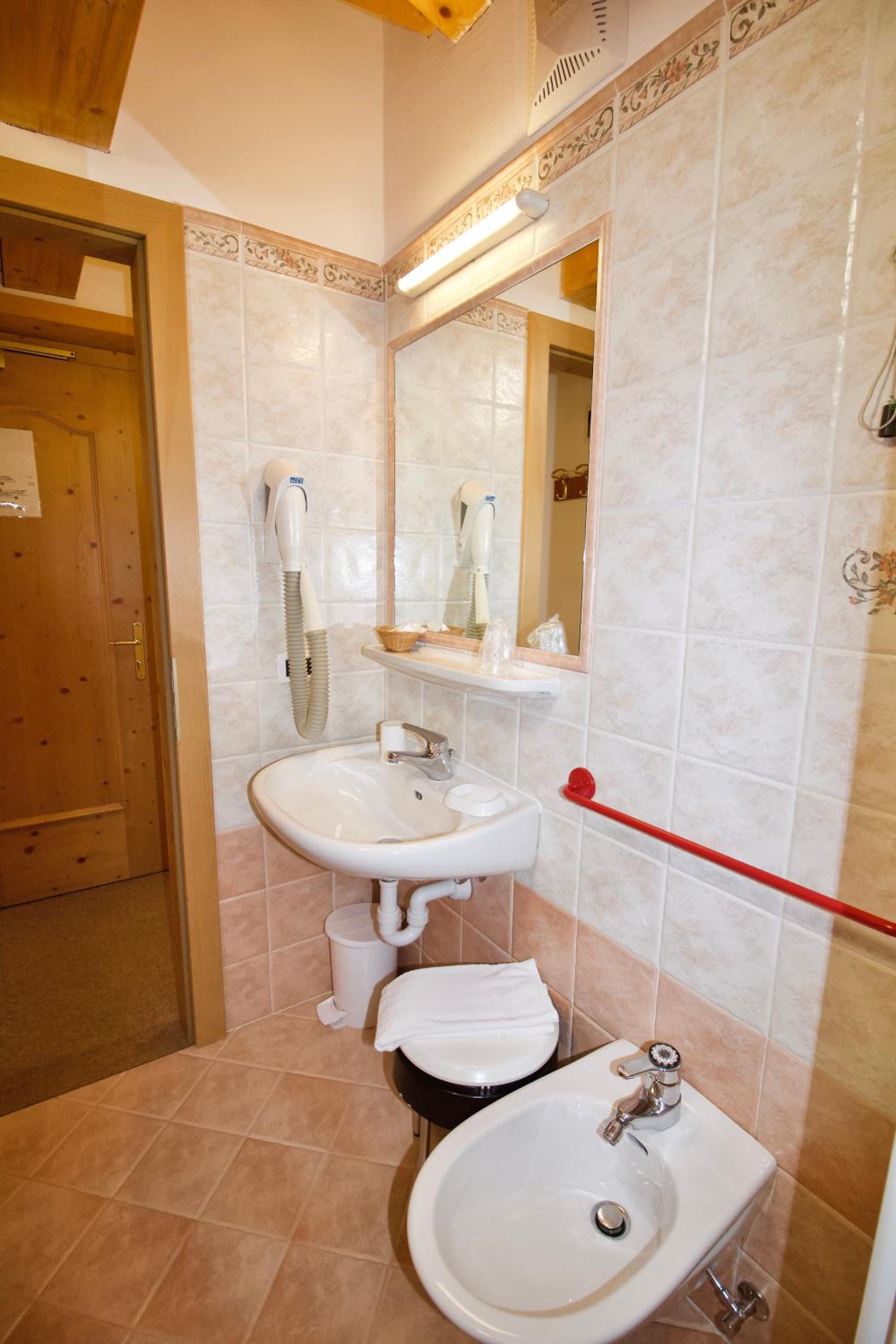 Single Room photo 3