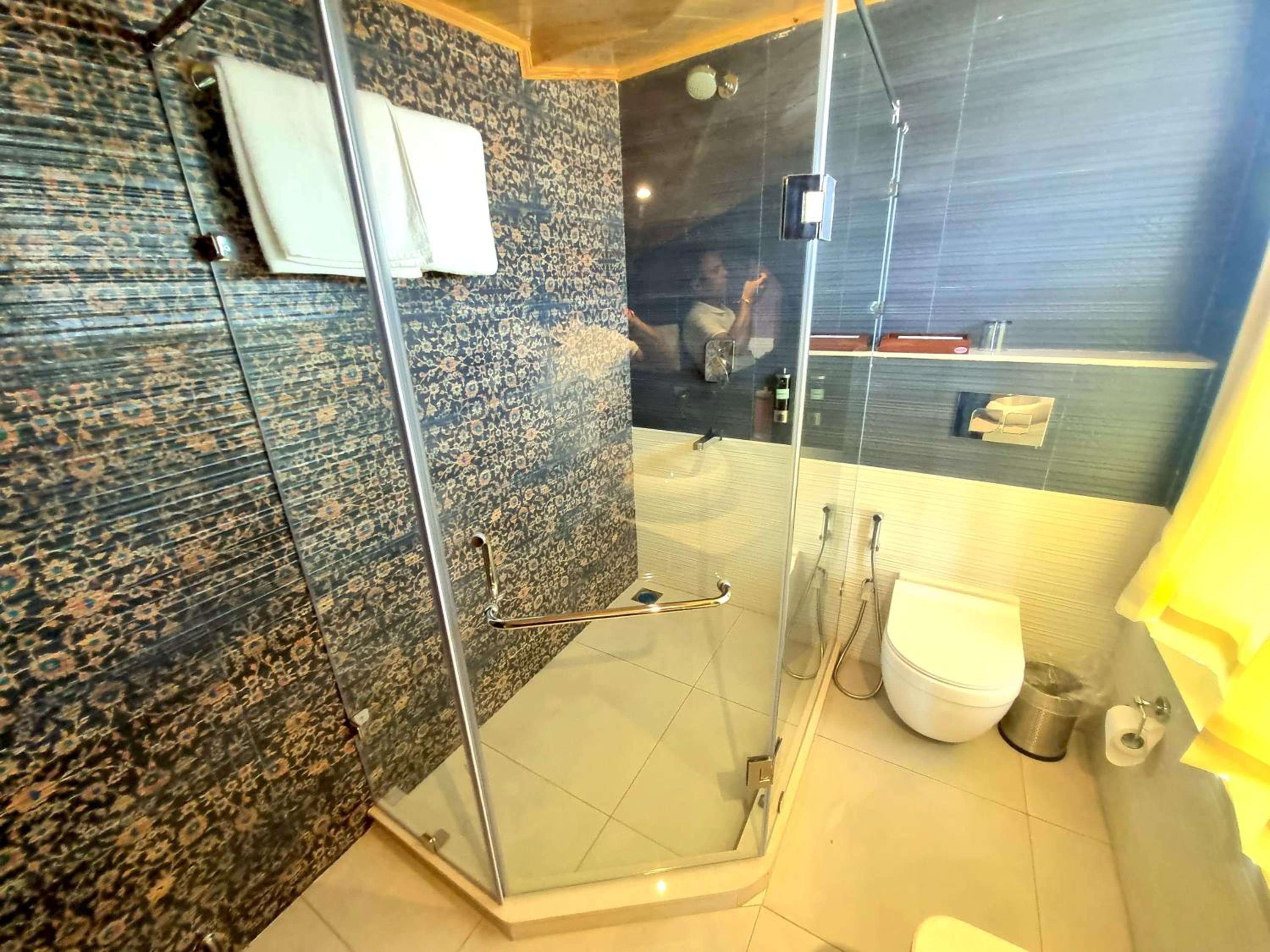 Two-Bedroom Apartment - Photo 12