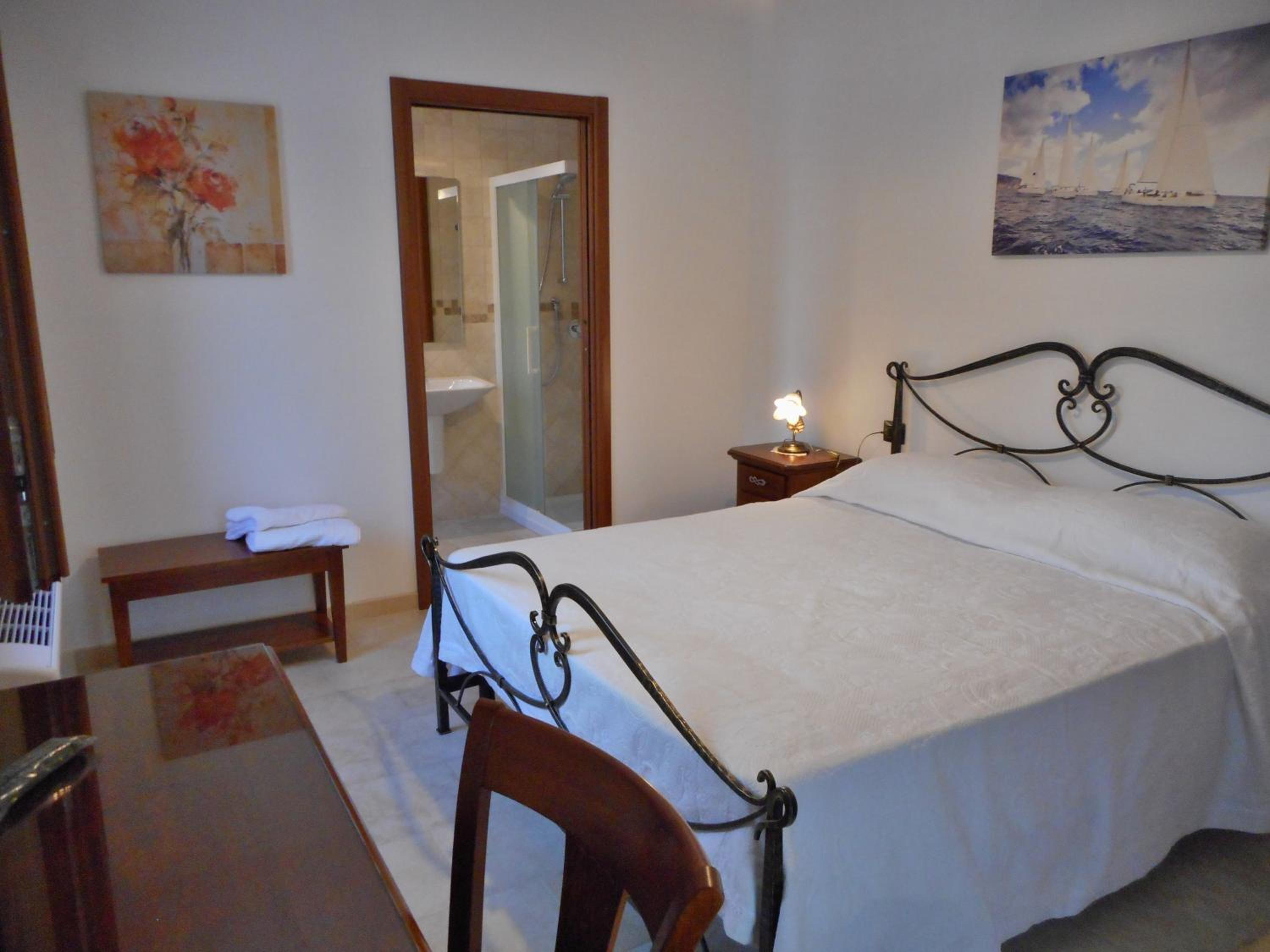 Comfort Double Room with Garden View - Photo 3