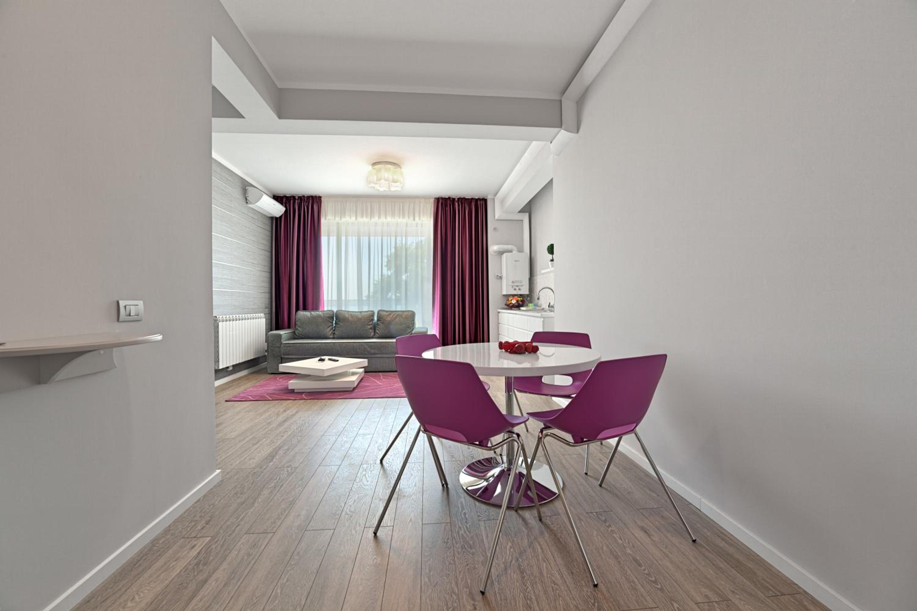 One-Bedroom Apartment - Photo 7