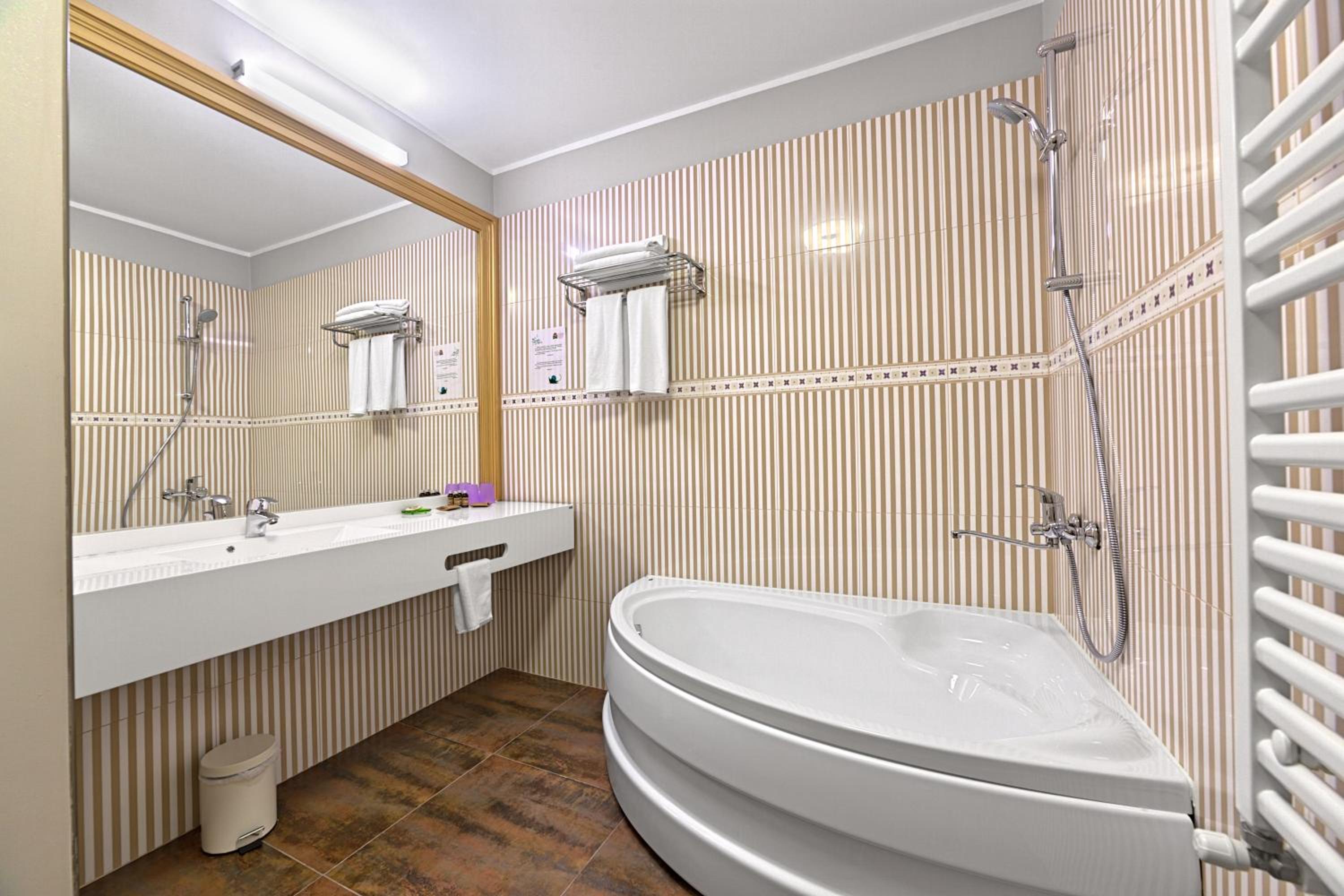 Two-Bedroom Apartment - Photo 11