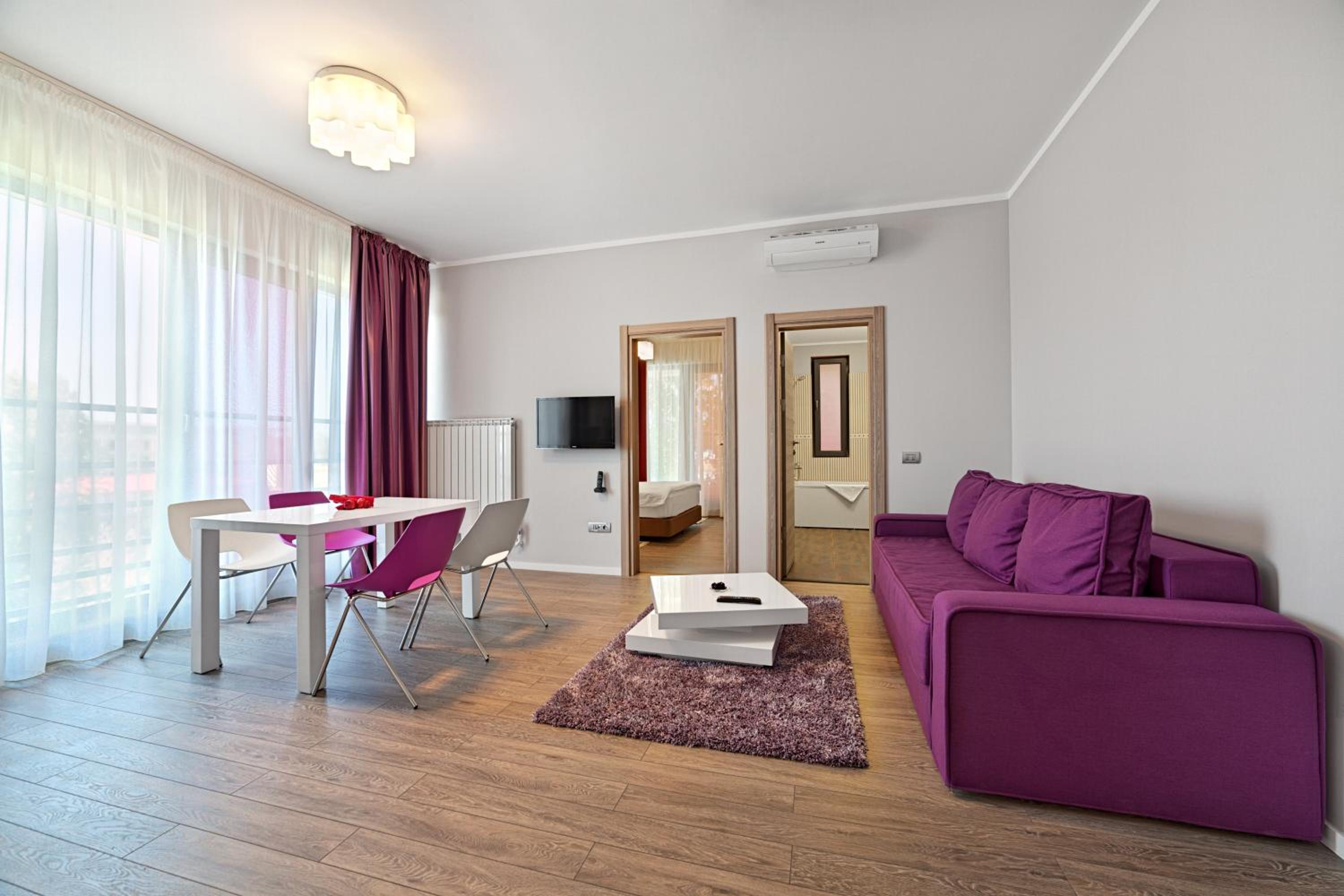 One-Bedroom Apartment - Photo 20