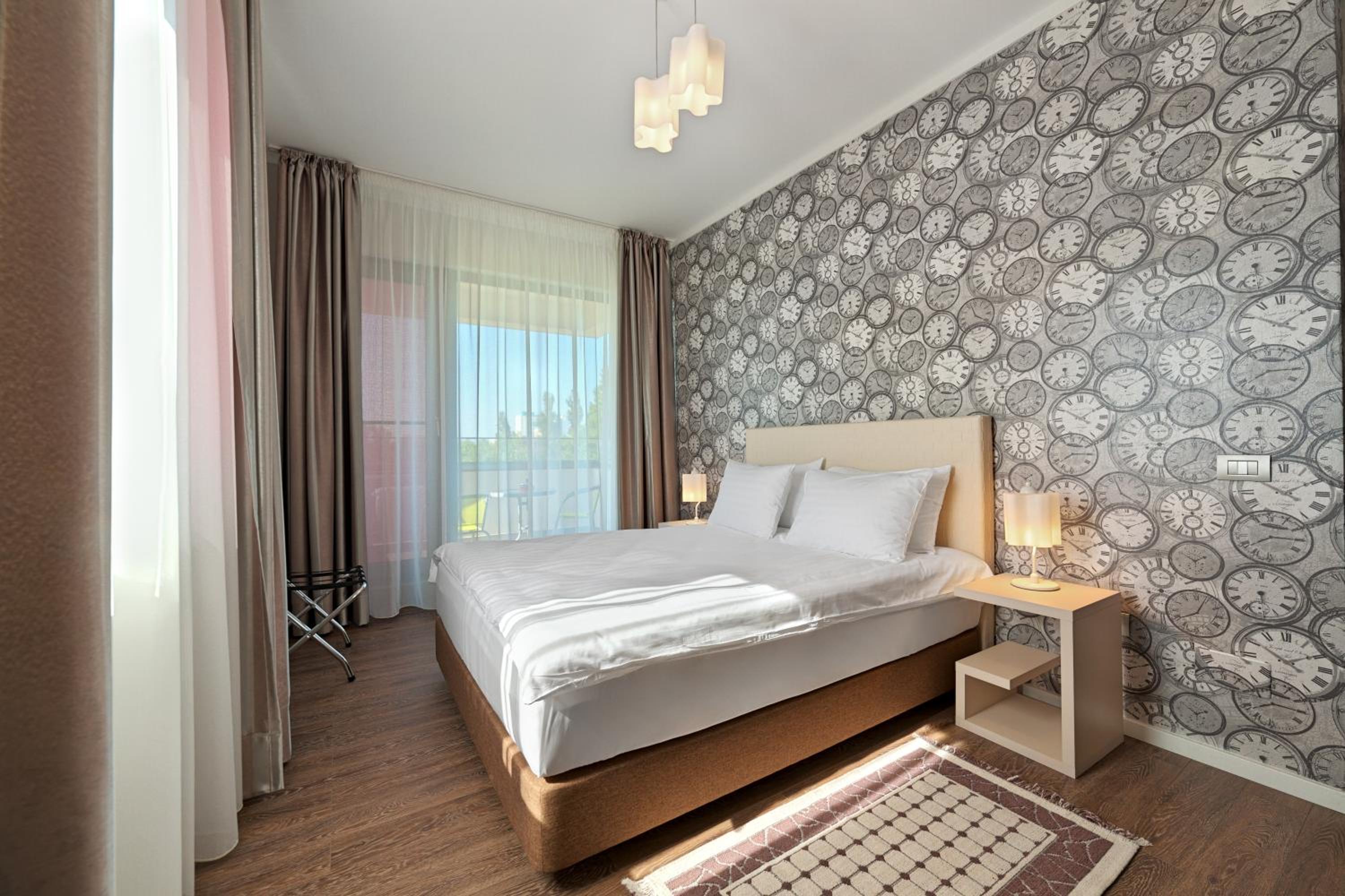 Two-Bedroom Apartment - Photo 9