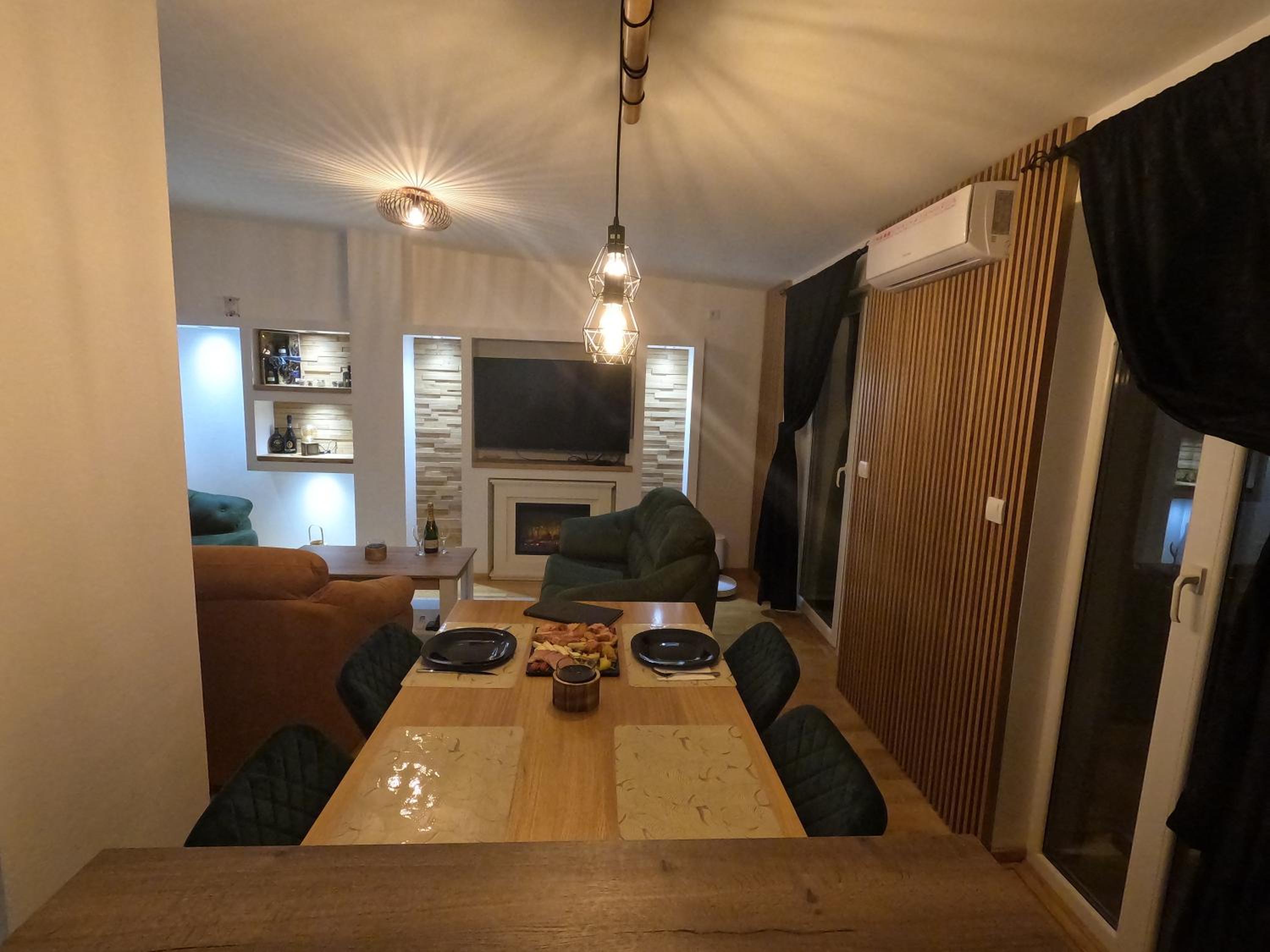 One-Bedroom Apartment photo 1