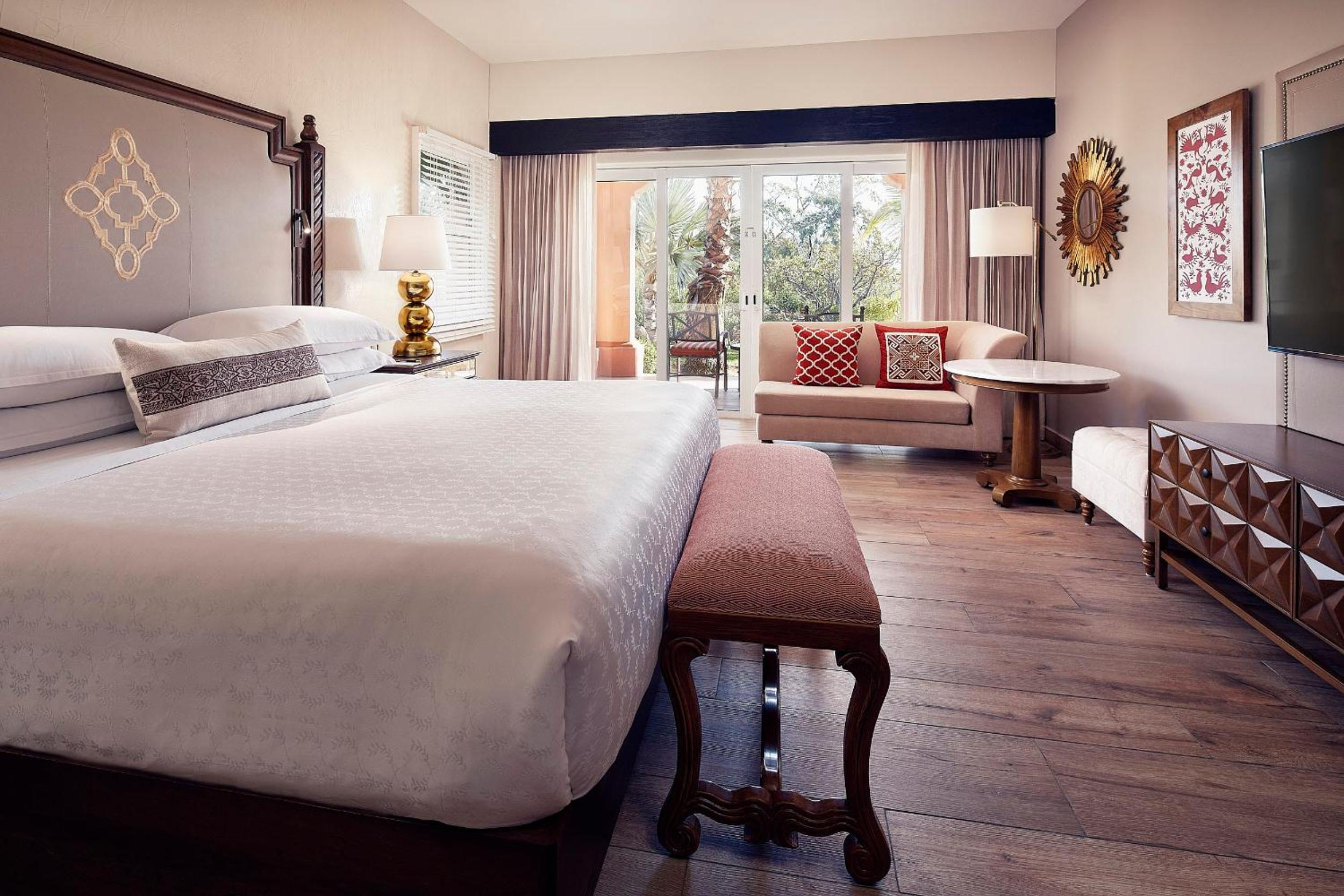 King Room With Garden View And Balcony - Hacienda