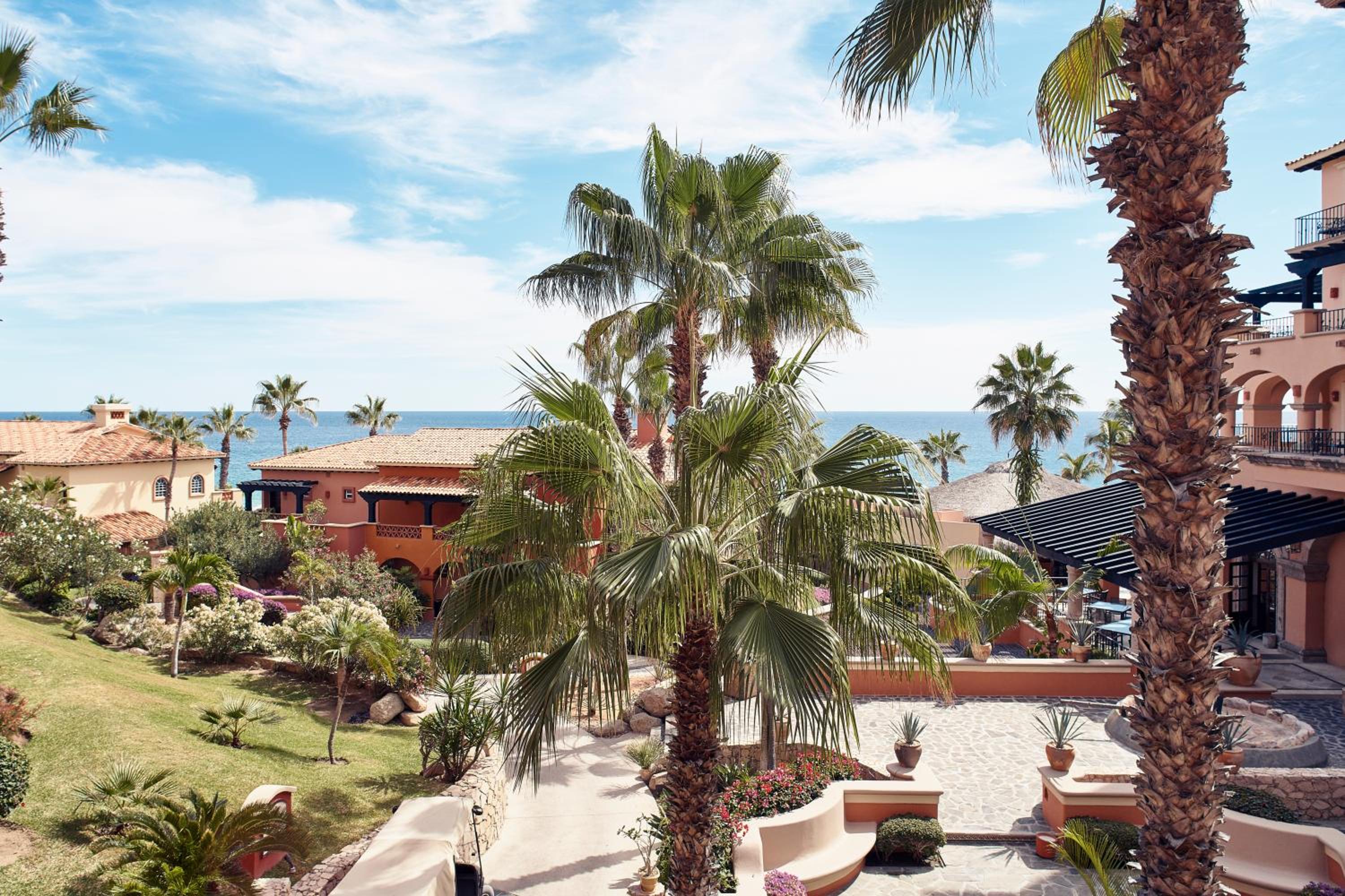 Cabo King Room with Ocean View and Balcony