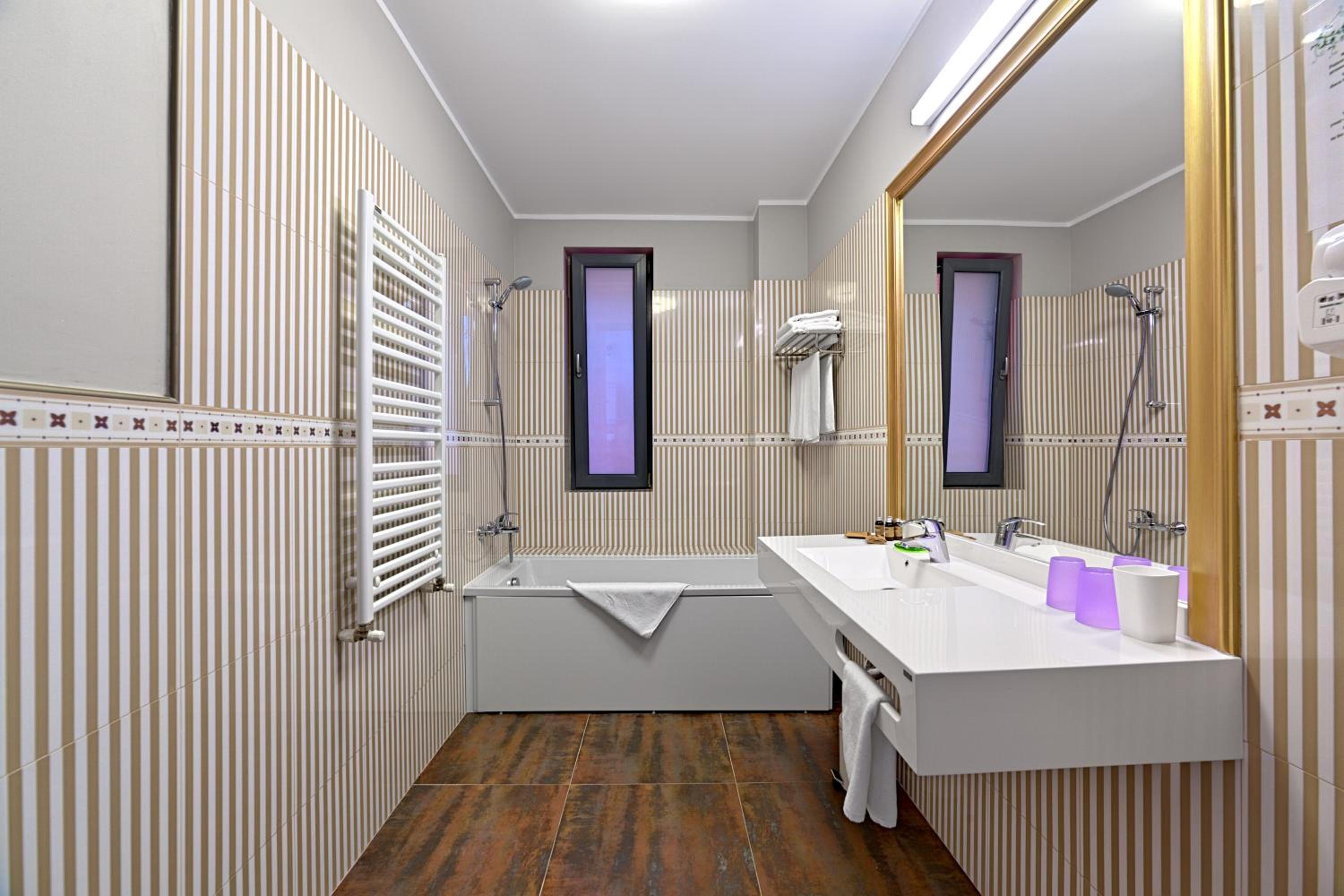 One-Bedroom Apartment - Photo 10