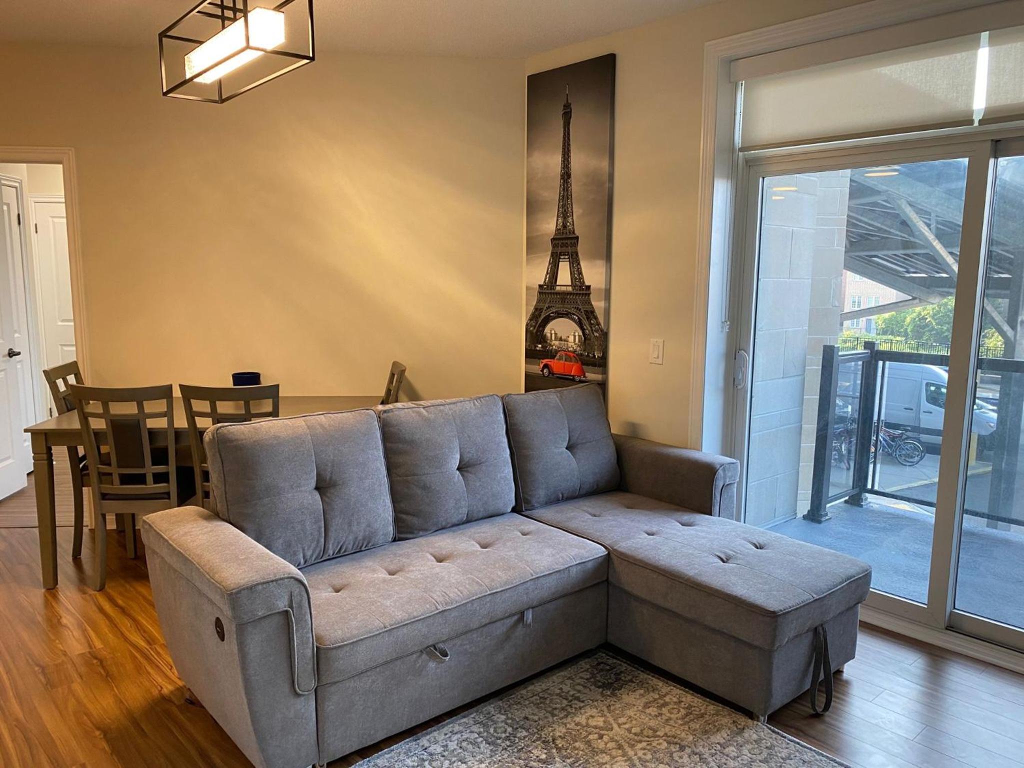 One-Bedroom Apartment photo 1