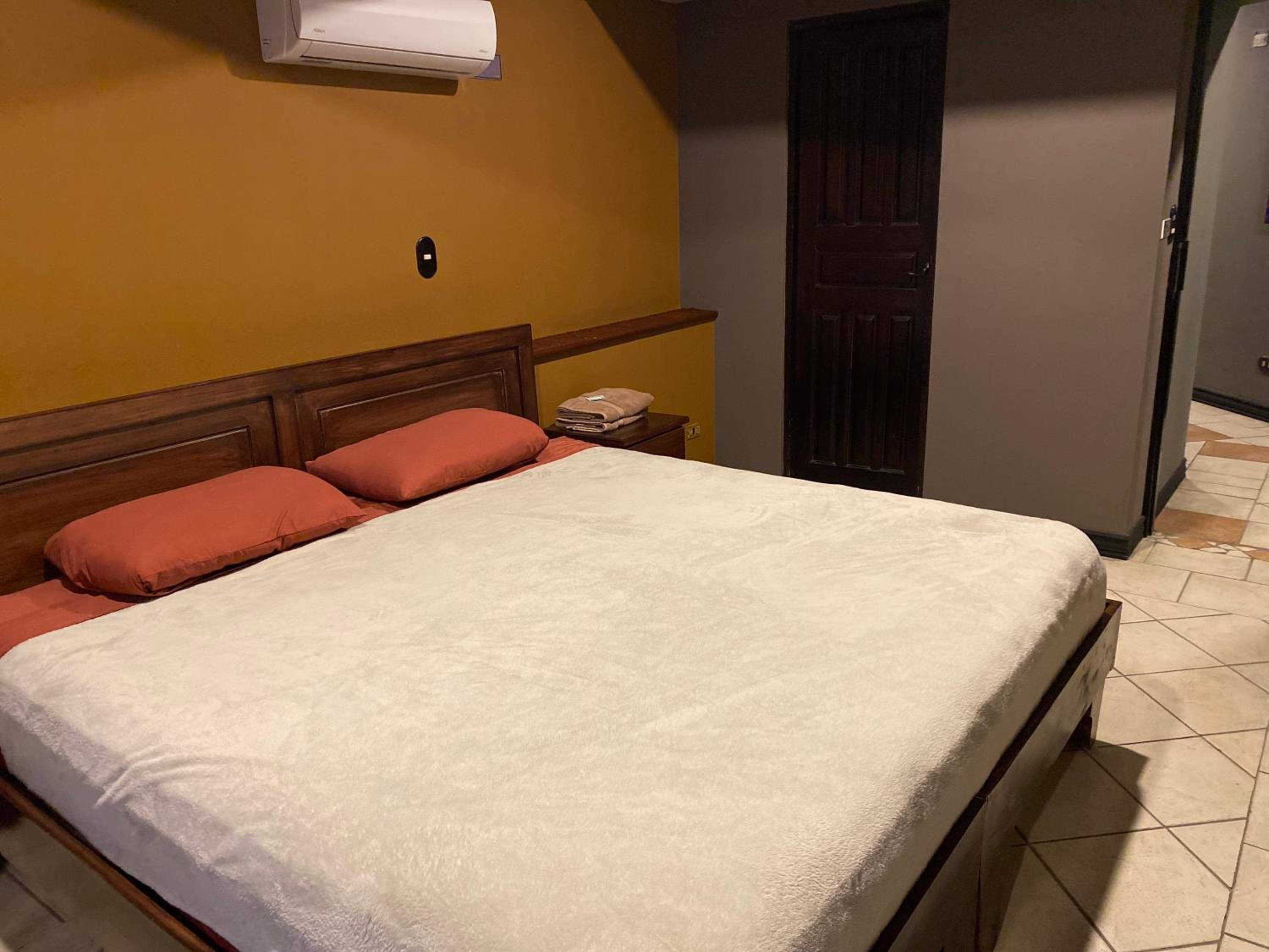 Double Room with Private Bathroom photo 3
