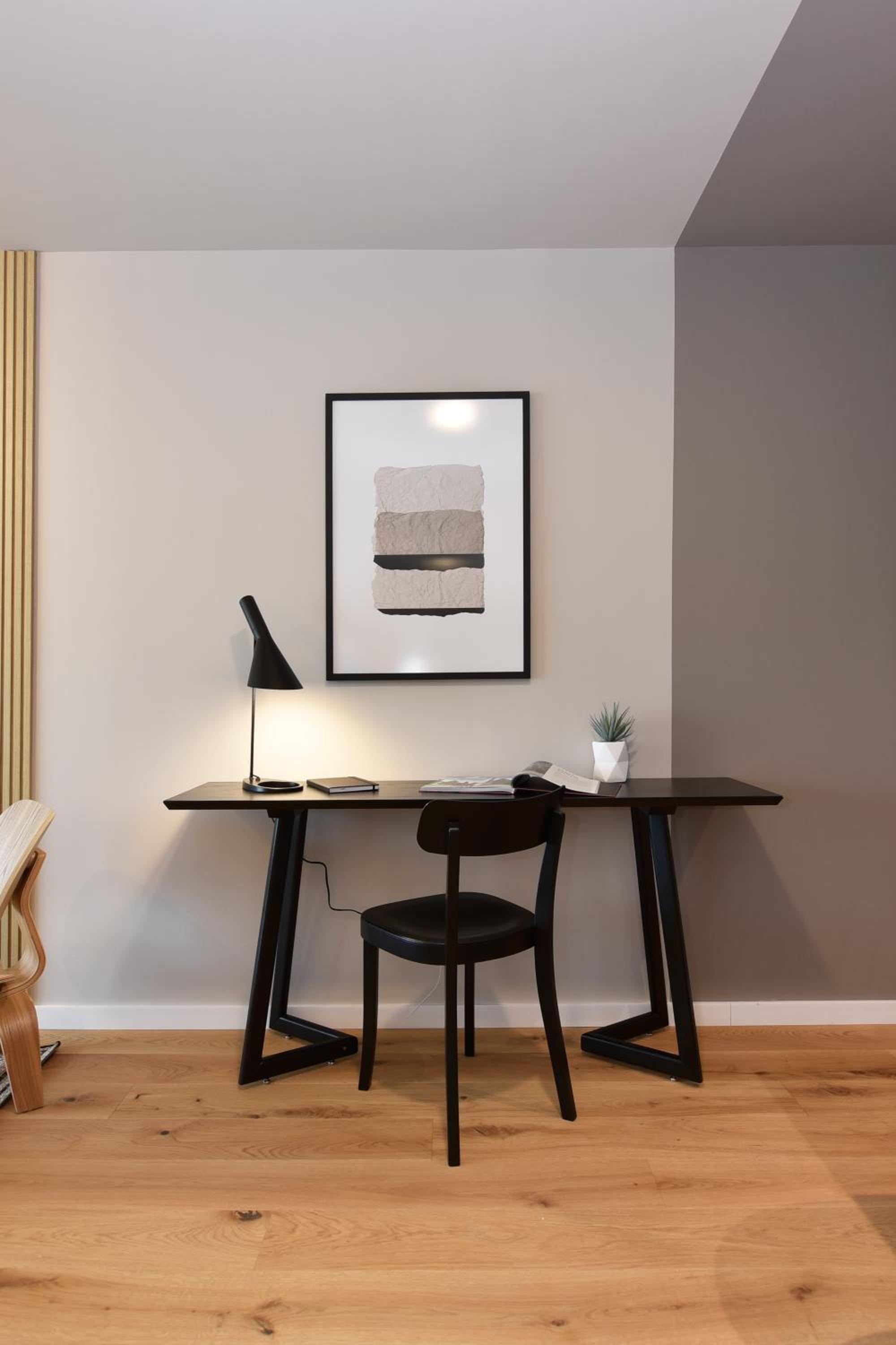 One-Bedroom Apartment photo 3
