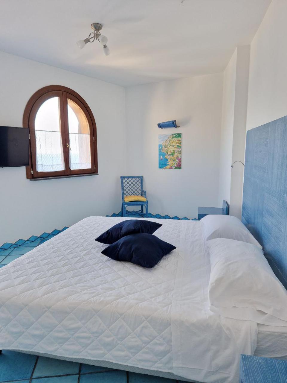 Deluxe Double Room with Terrace and Sea View - Photo 2
