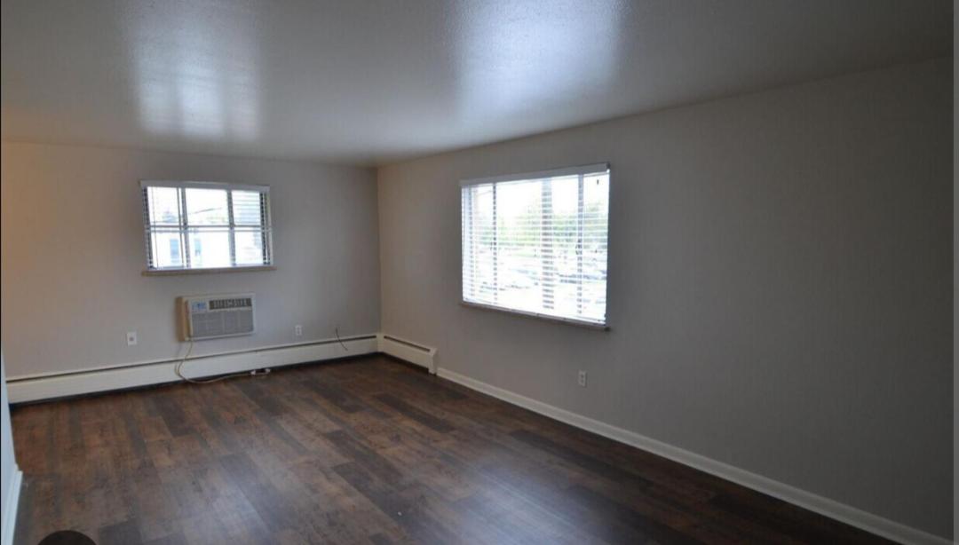 Queen Room photo 2