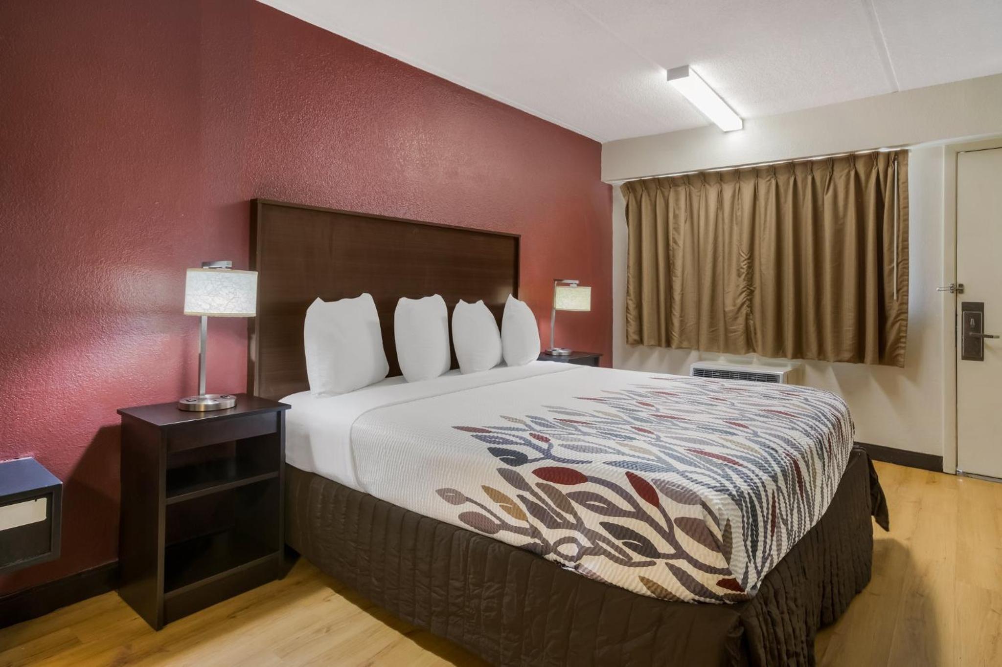 Deluxe King Room Non-Smoking - Photo 4
