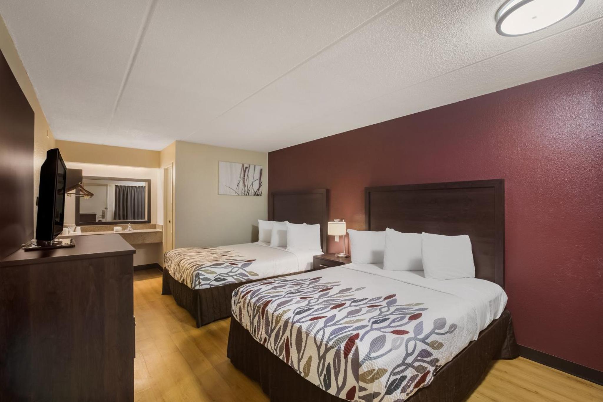 Deluxe Room with Two Double Beds Smoking - Photo 1