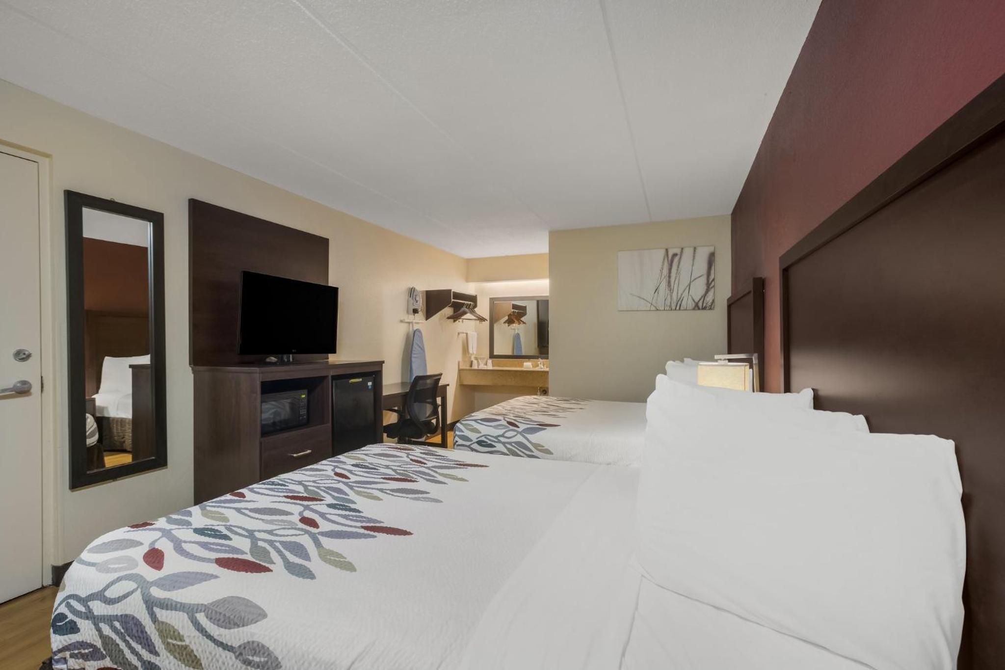 Deluxe Room with Two Double Beds Smoking - Photo 8