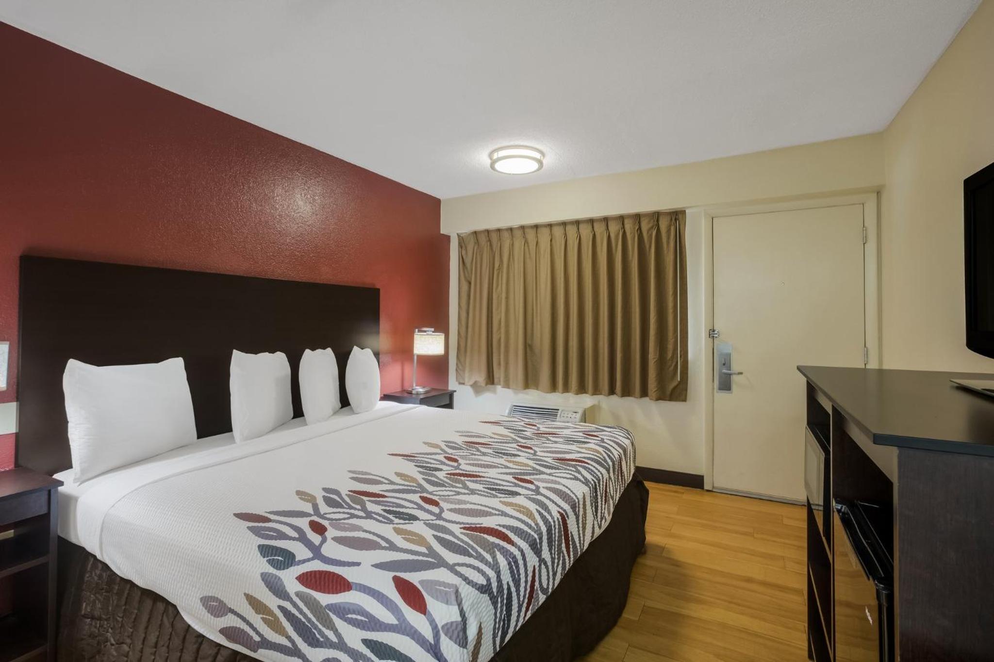 Deluxe King Room Non-Smoking - Photo 7