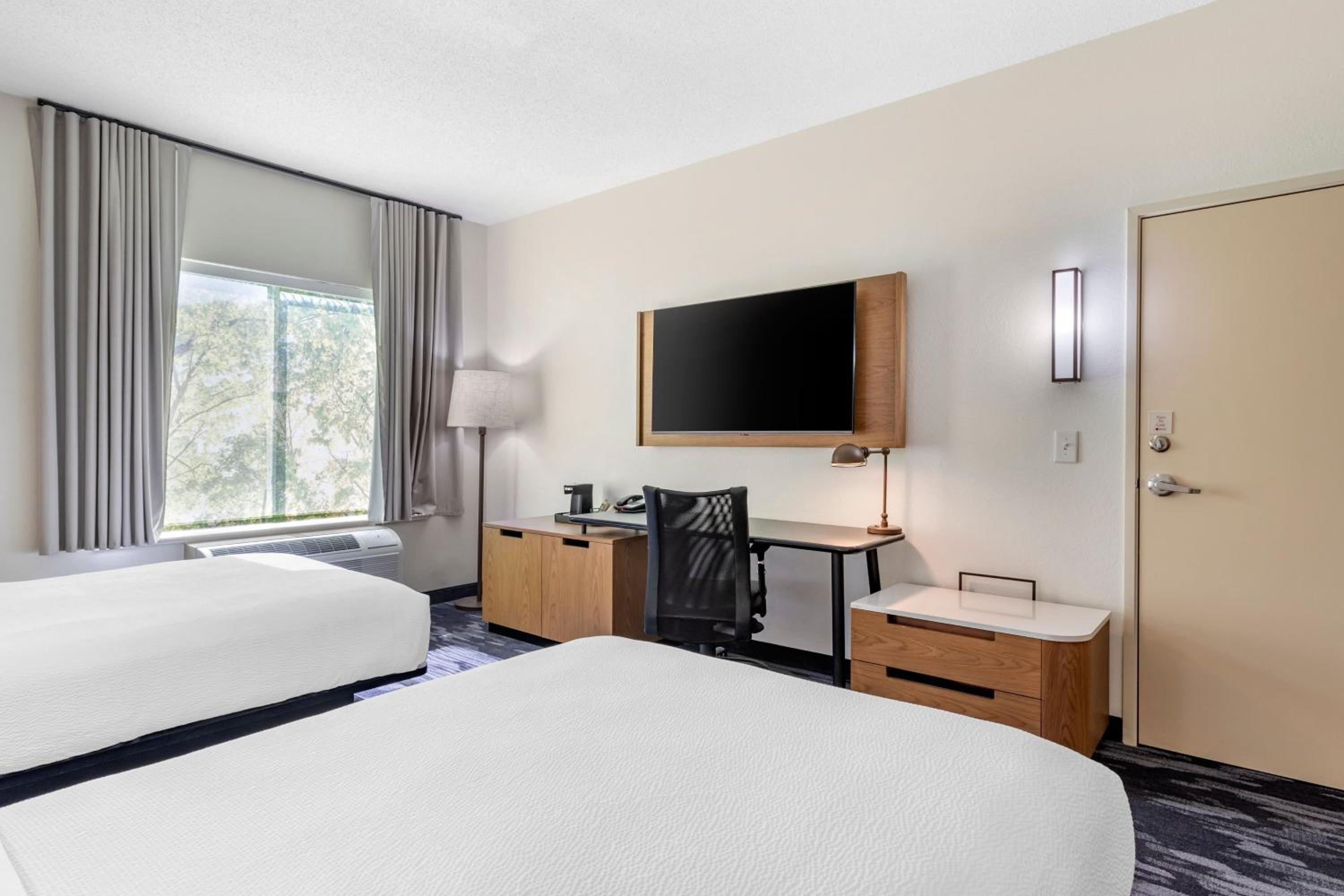 Double Room with Two Double Beds - Photo 4