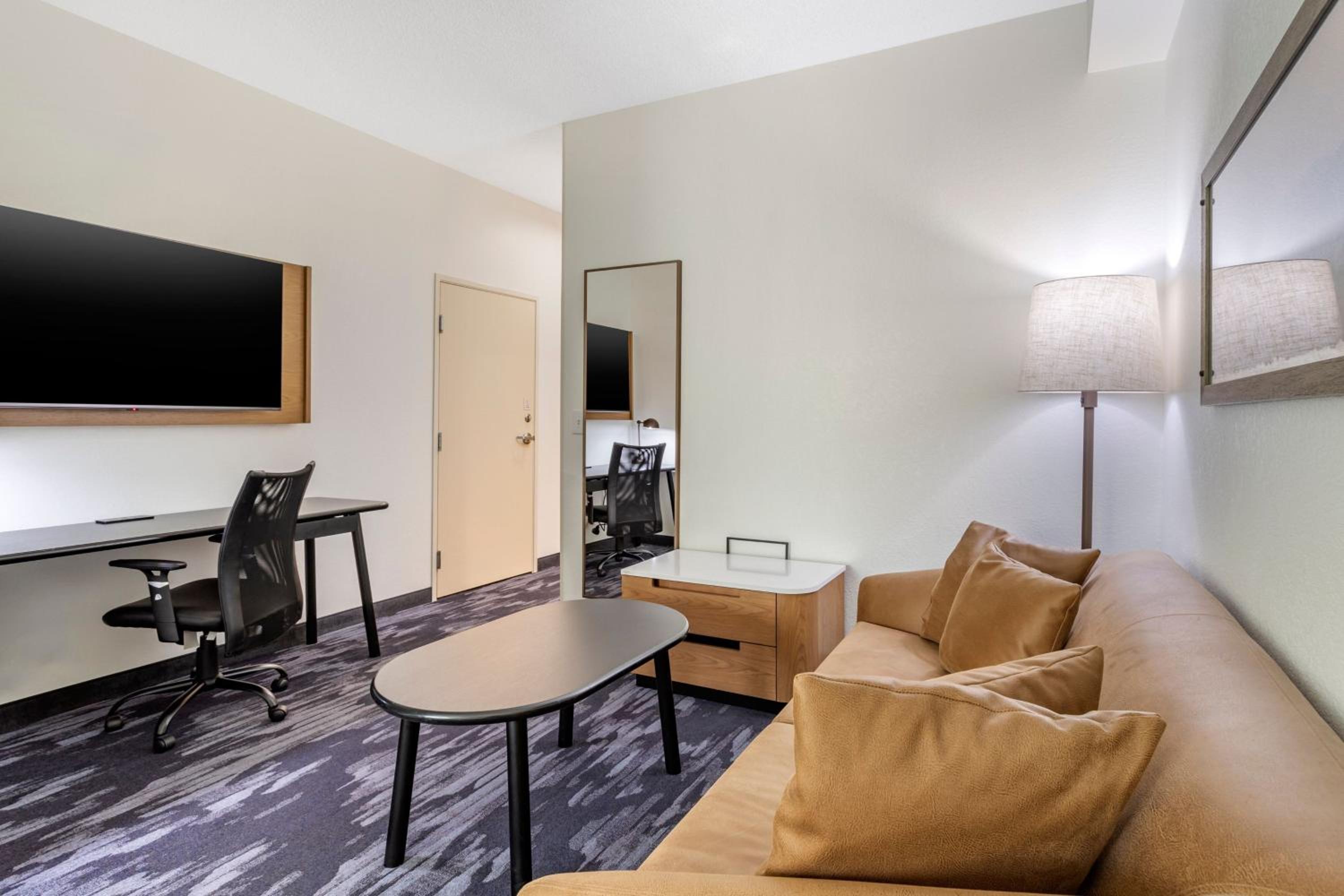 Standard King Room - Photo 2