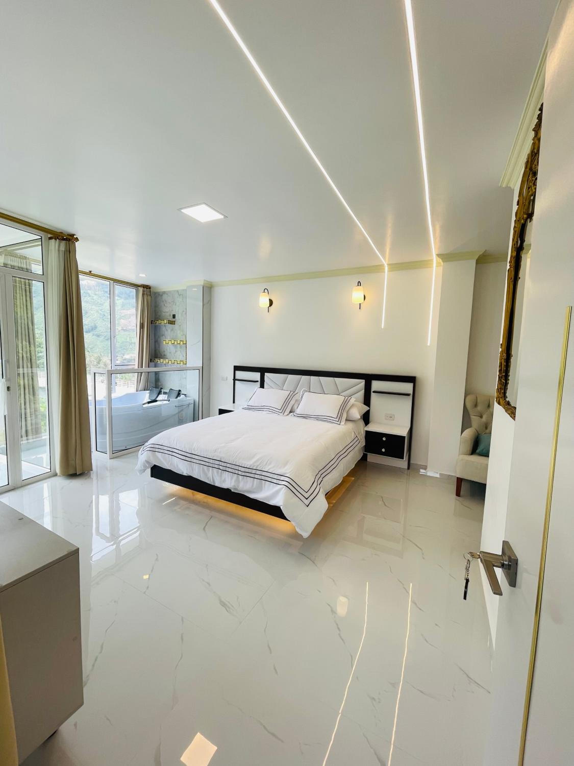 Queen Room with Spa Bath photo 1