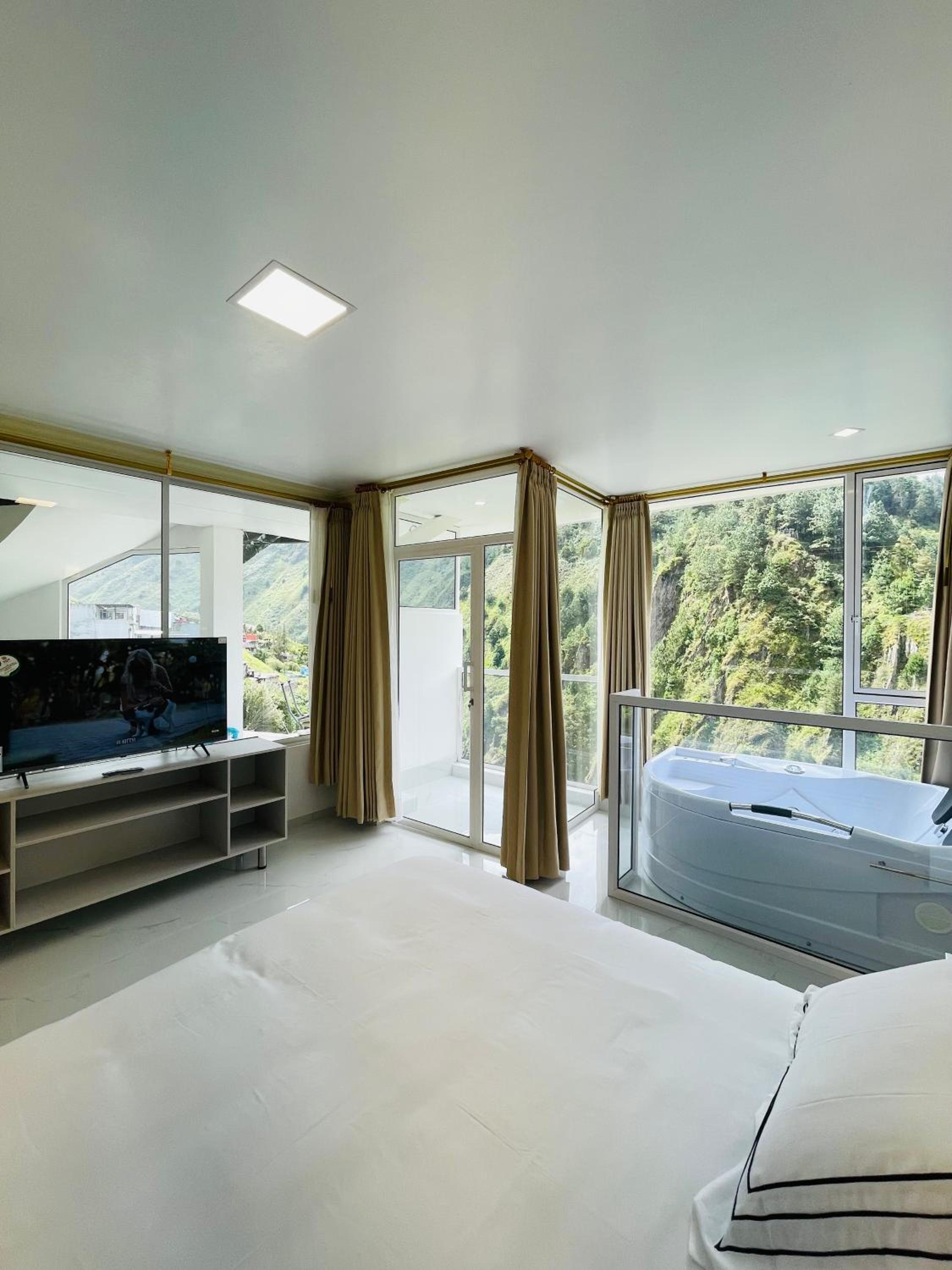 Queen Room with Spa Bath photo 3