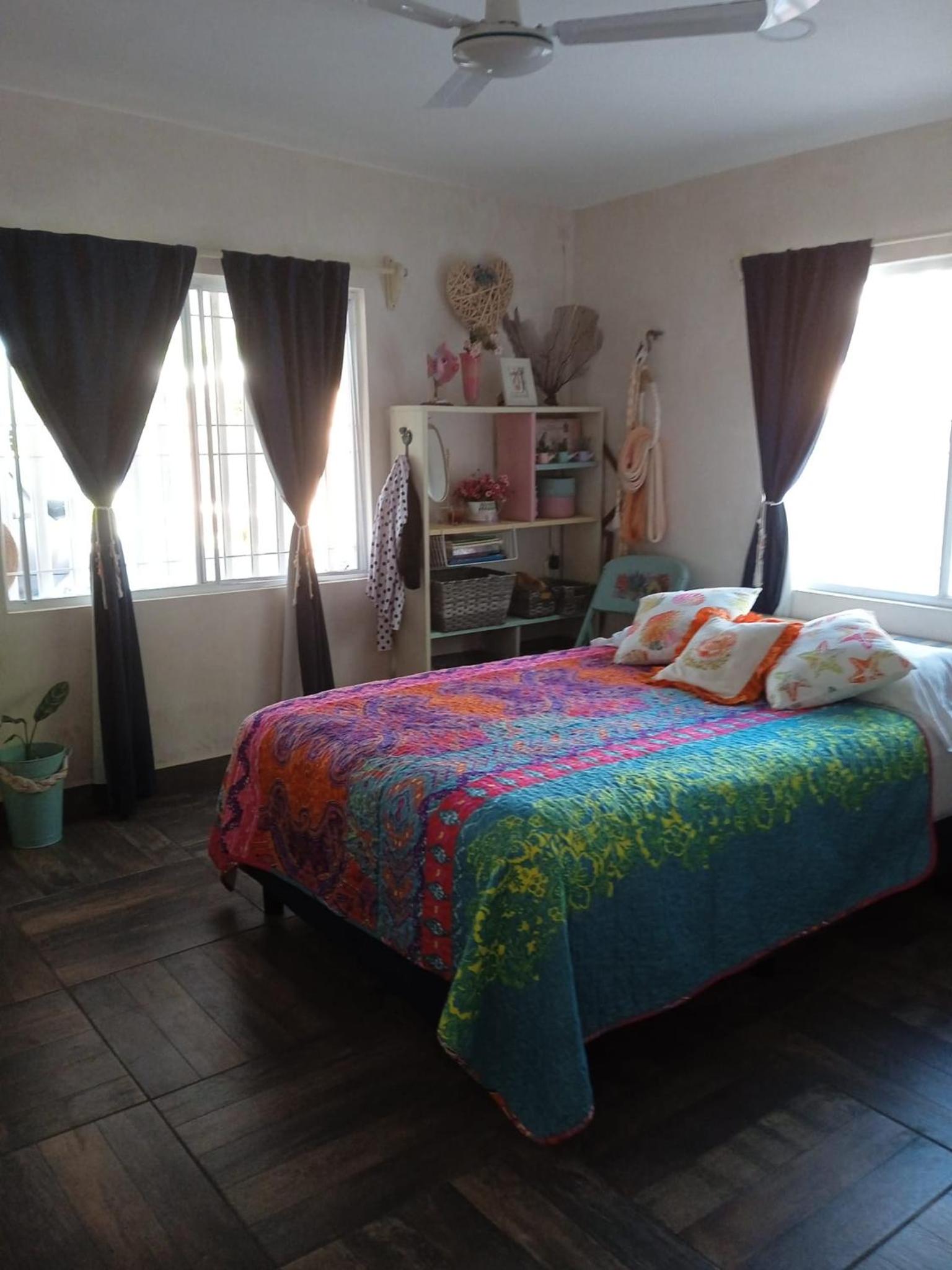 One-Bedroom House photo 1