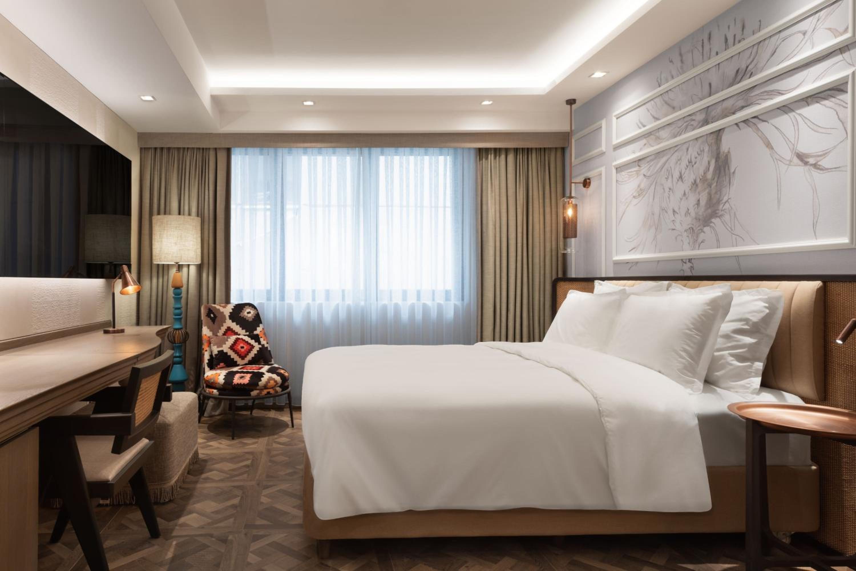 Burdock Queen Room