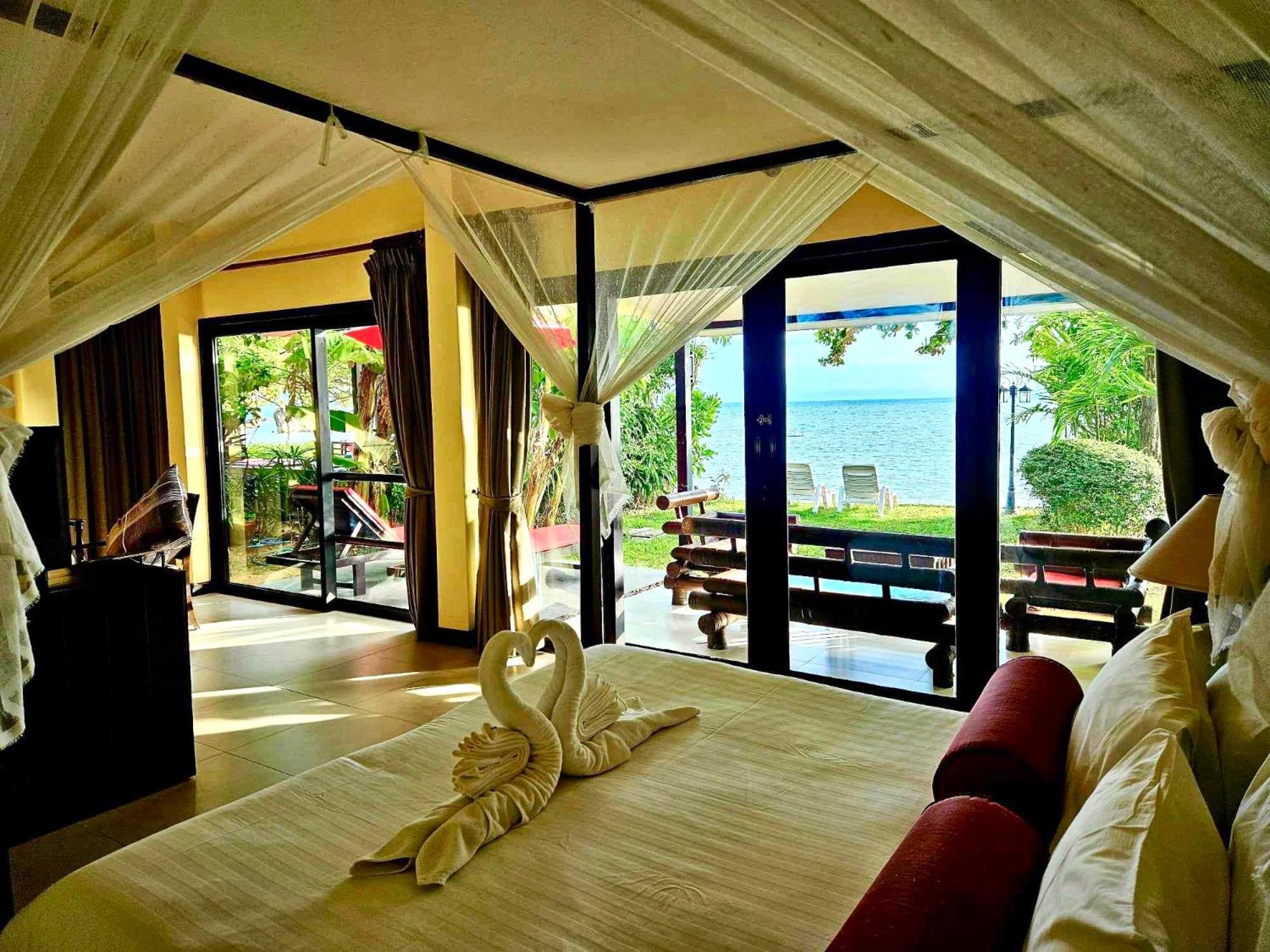 Villa - Beach Front photo 3
