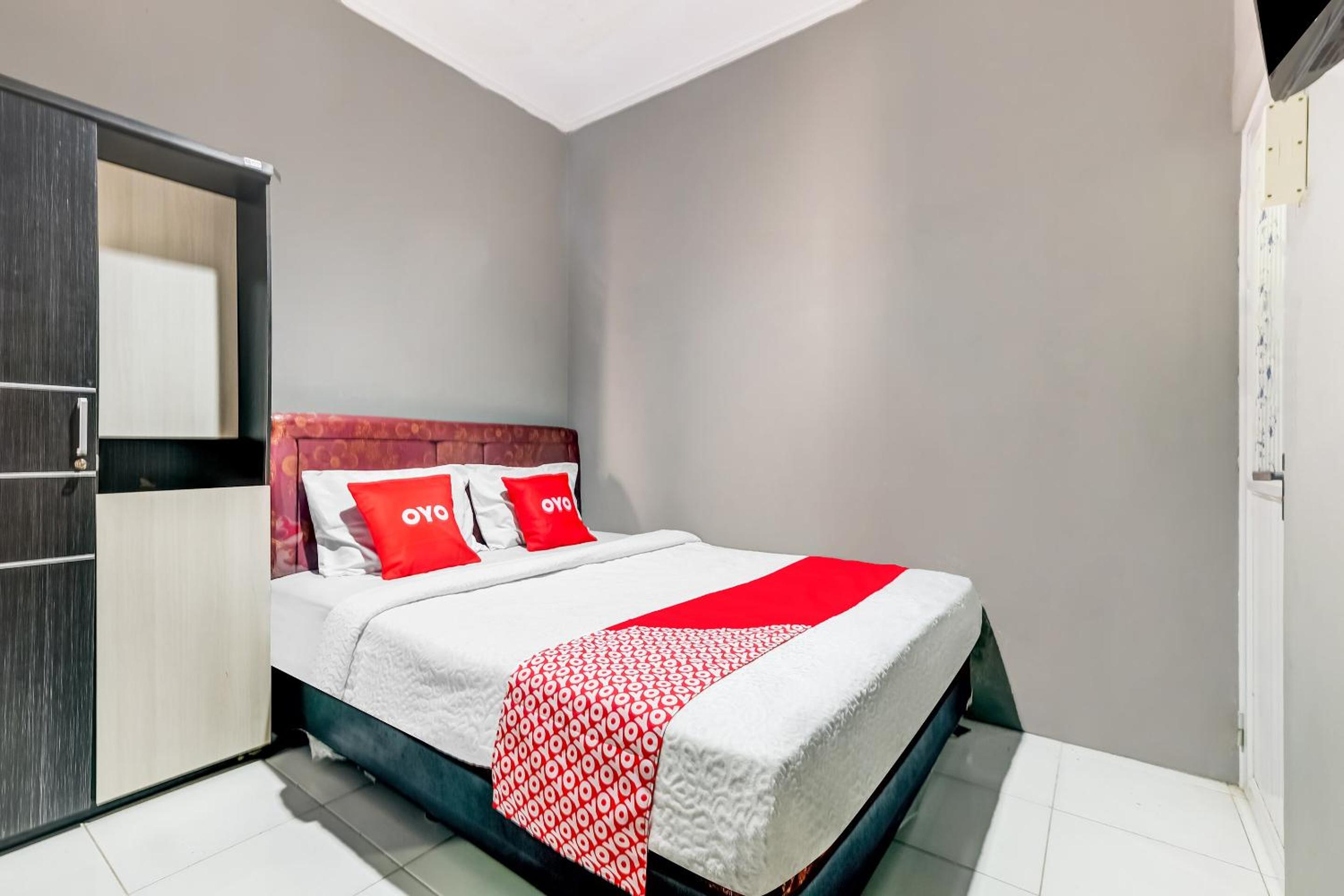 Standard Queen Room photo 3
