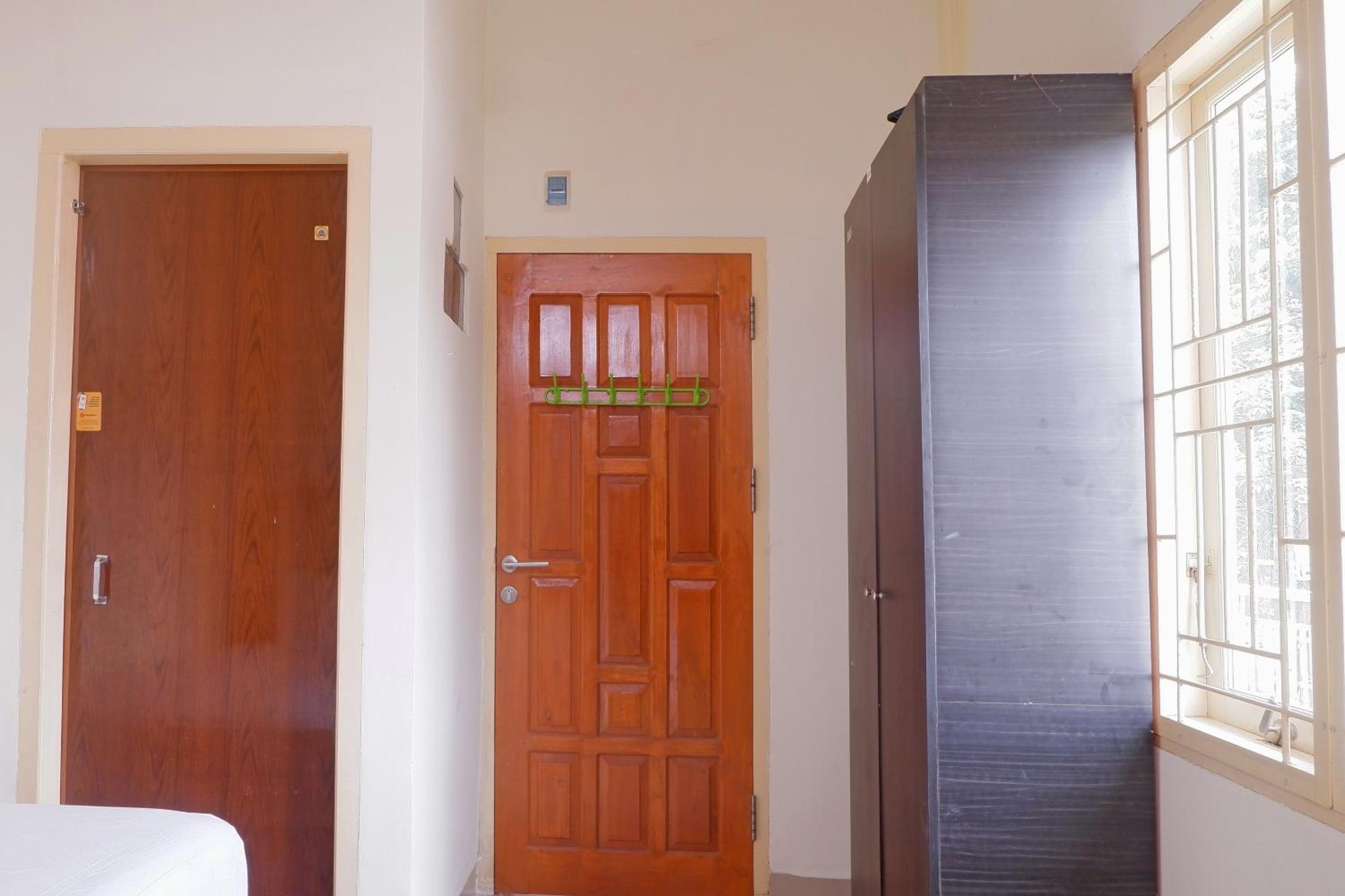 Large Single Room photo 3