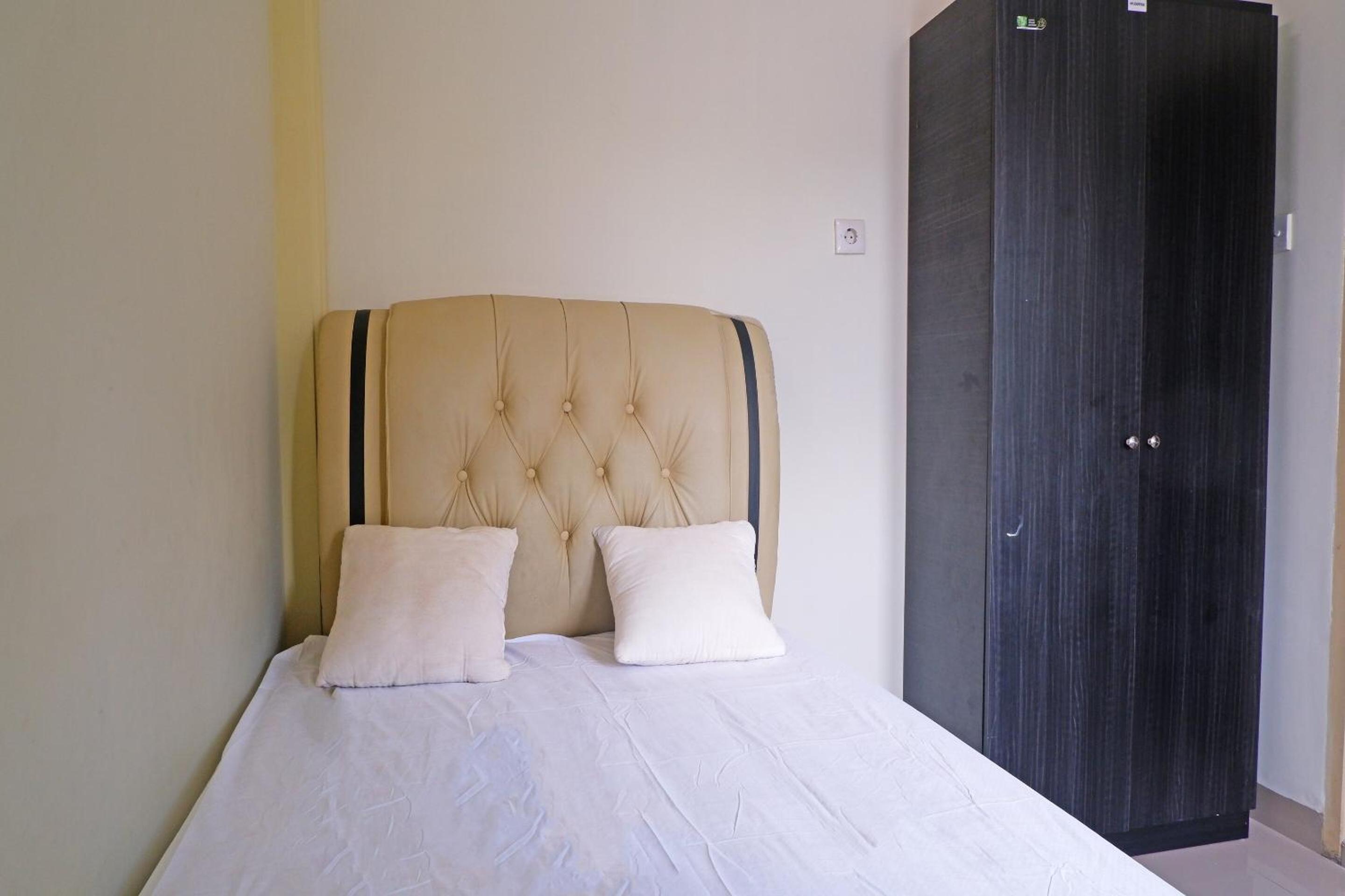 Standard Queen Room photo 2