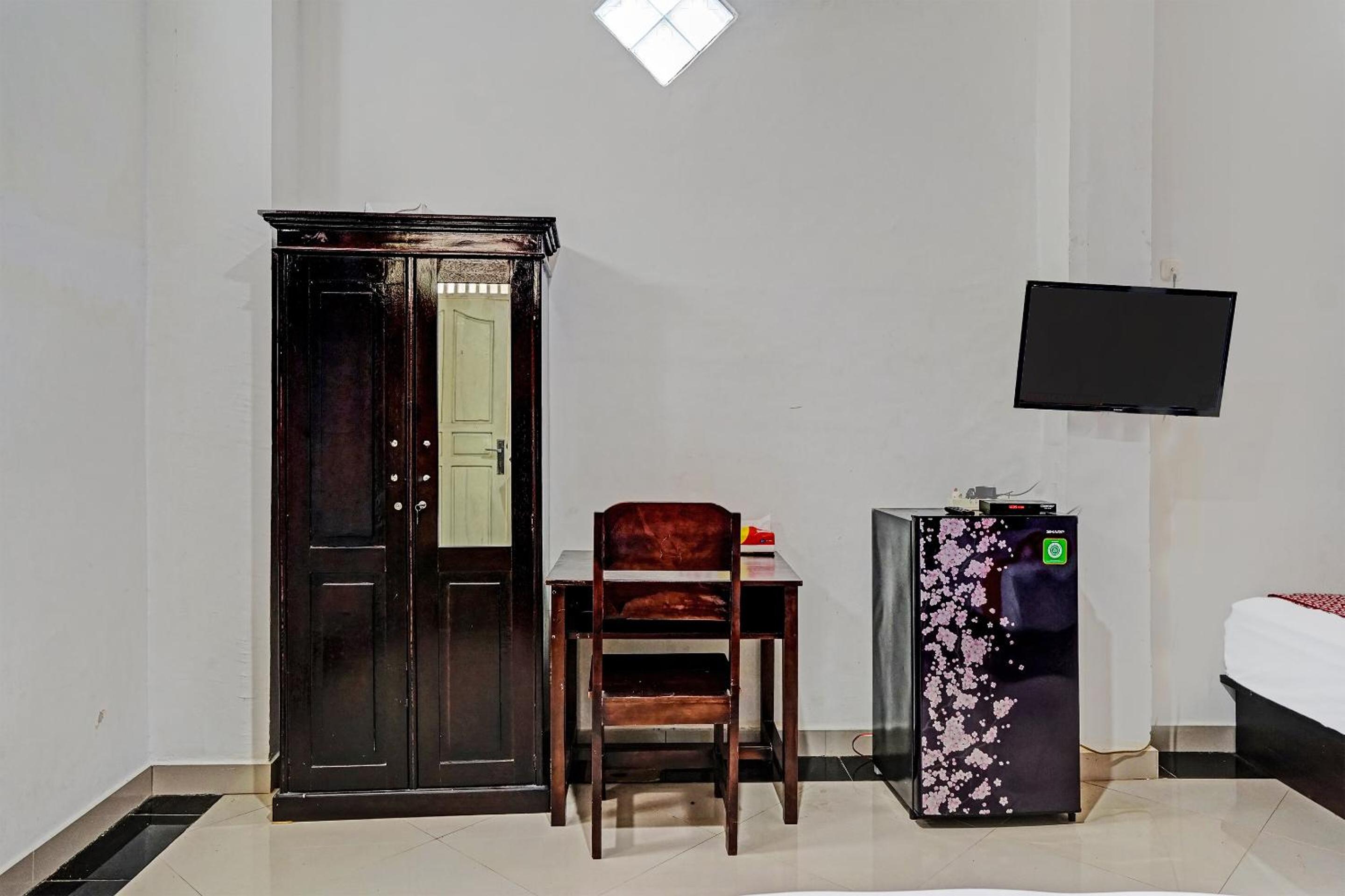 Budget Single Room photo 3
