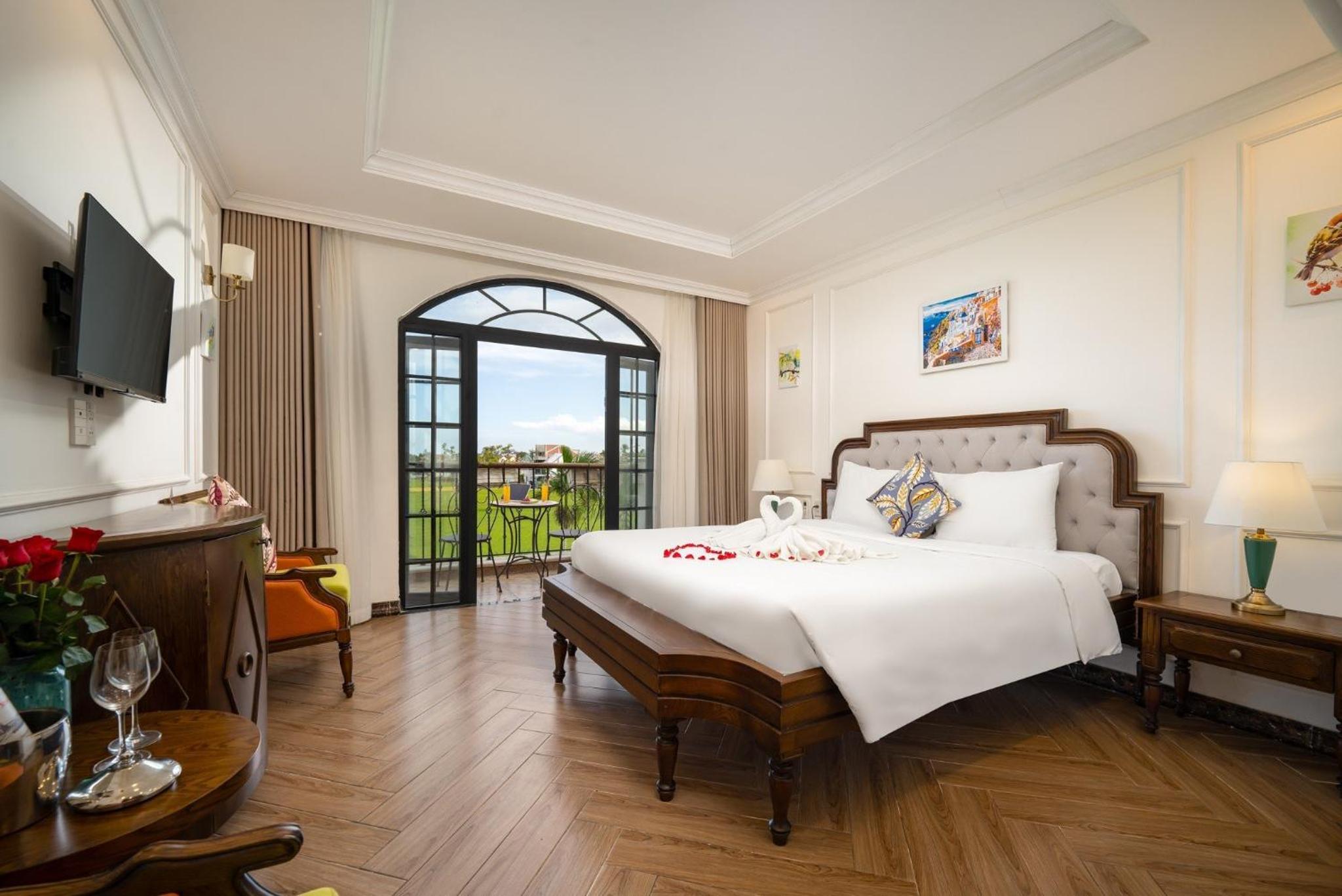 King Room with Balcony