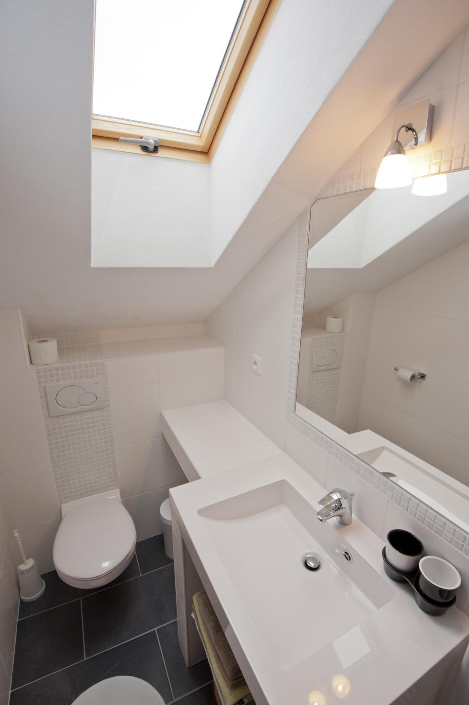 Deluxe King Room - Photo 4