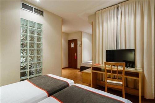 Triple Room - Photo 8