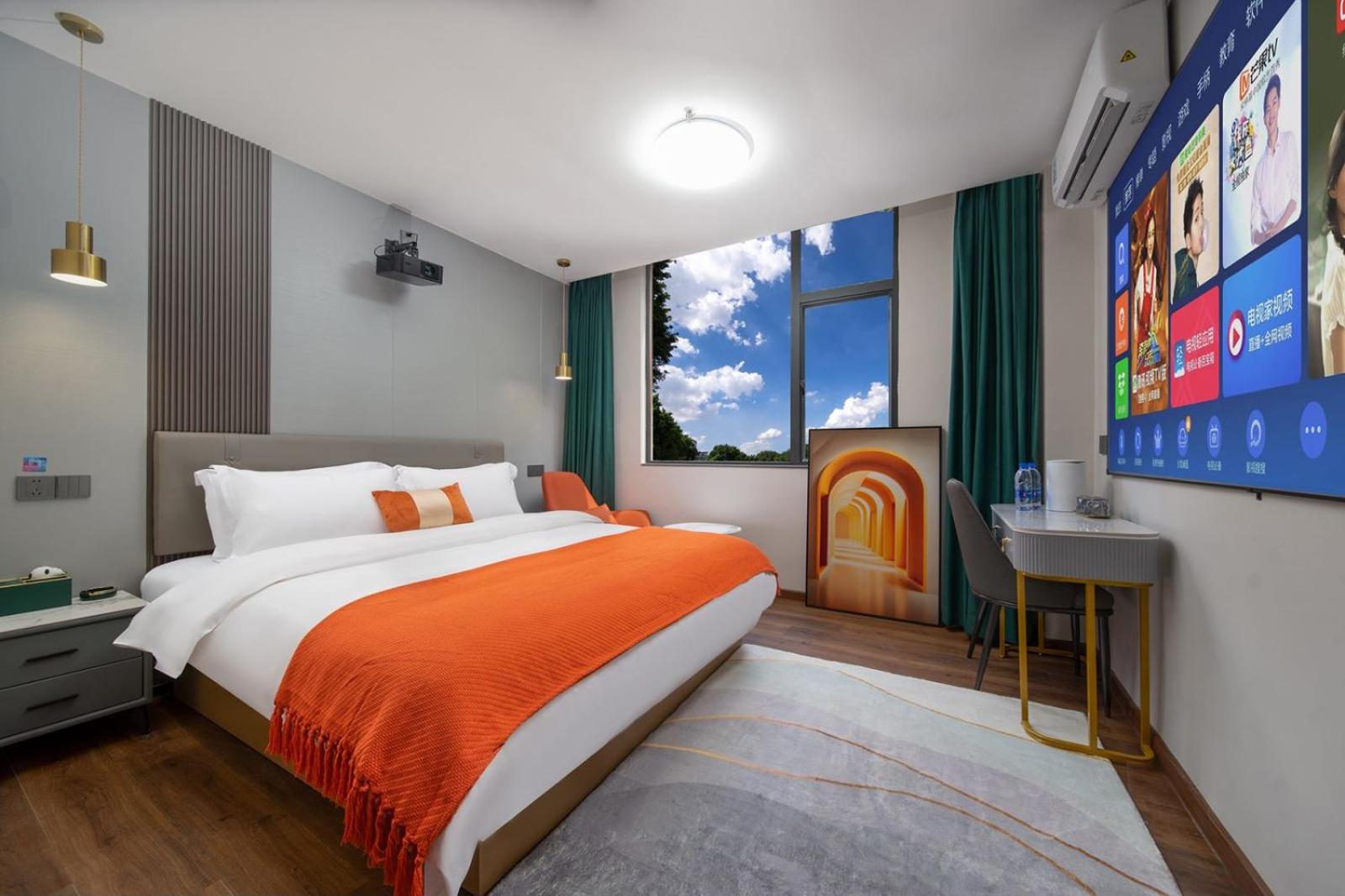 Deluxe King Room