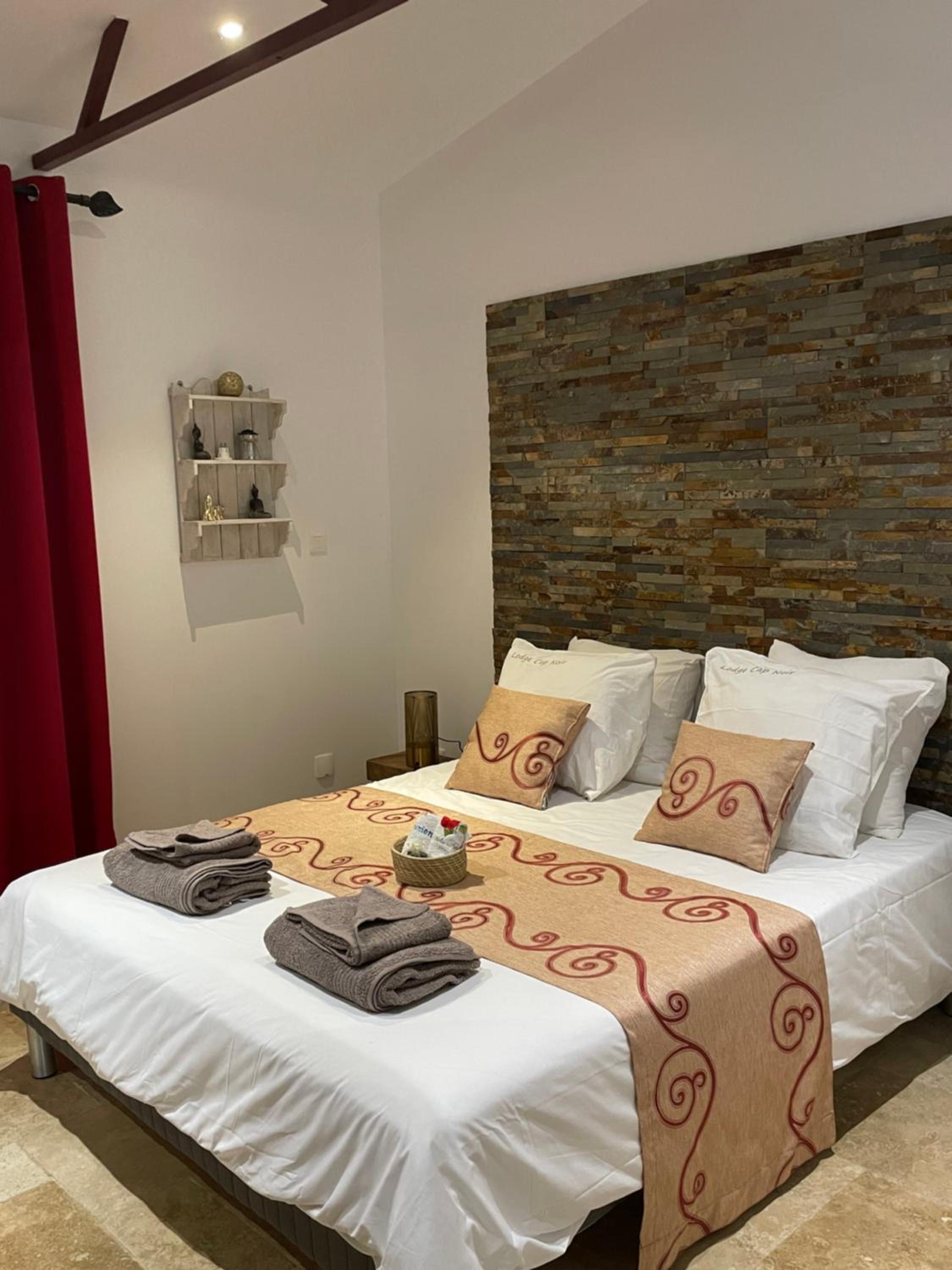 Double Room with Private Bathroom photo 2