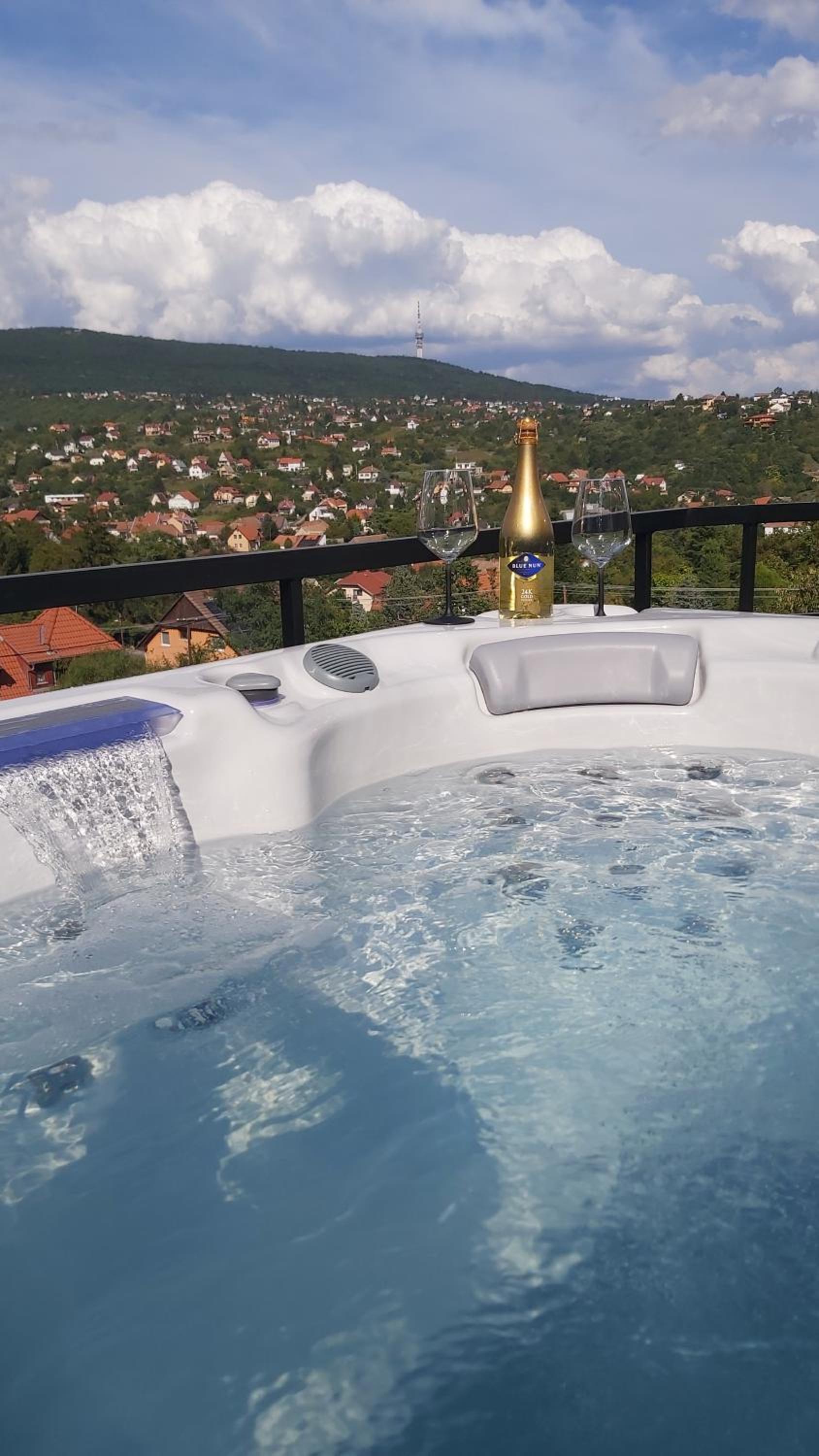 Villa photo 3