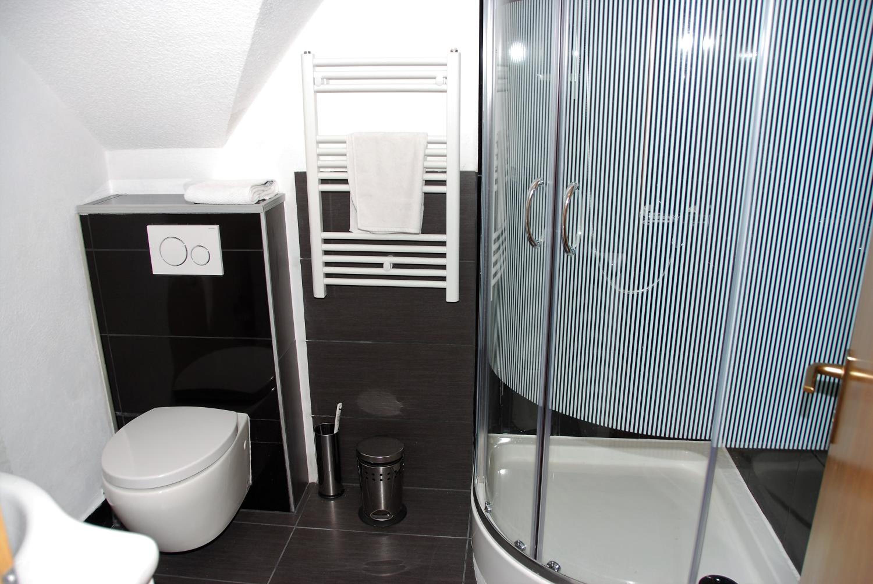 Two-Bedroom Deluxe Apartment with Garden View photo 2