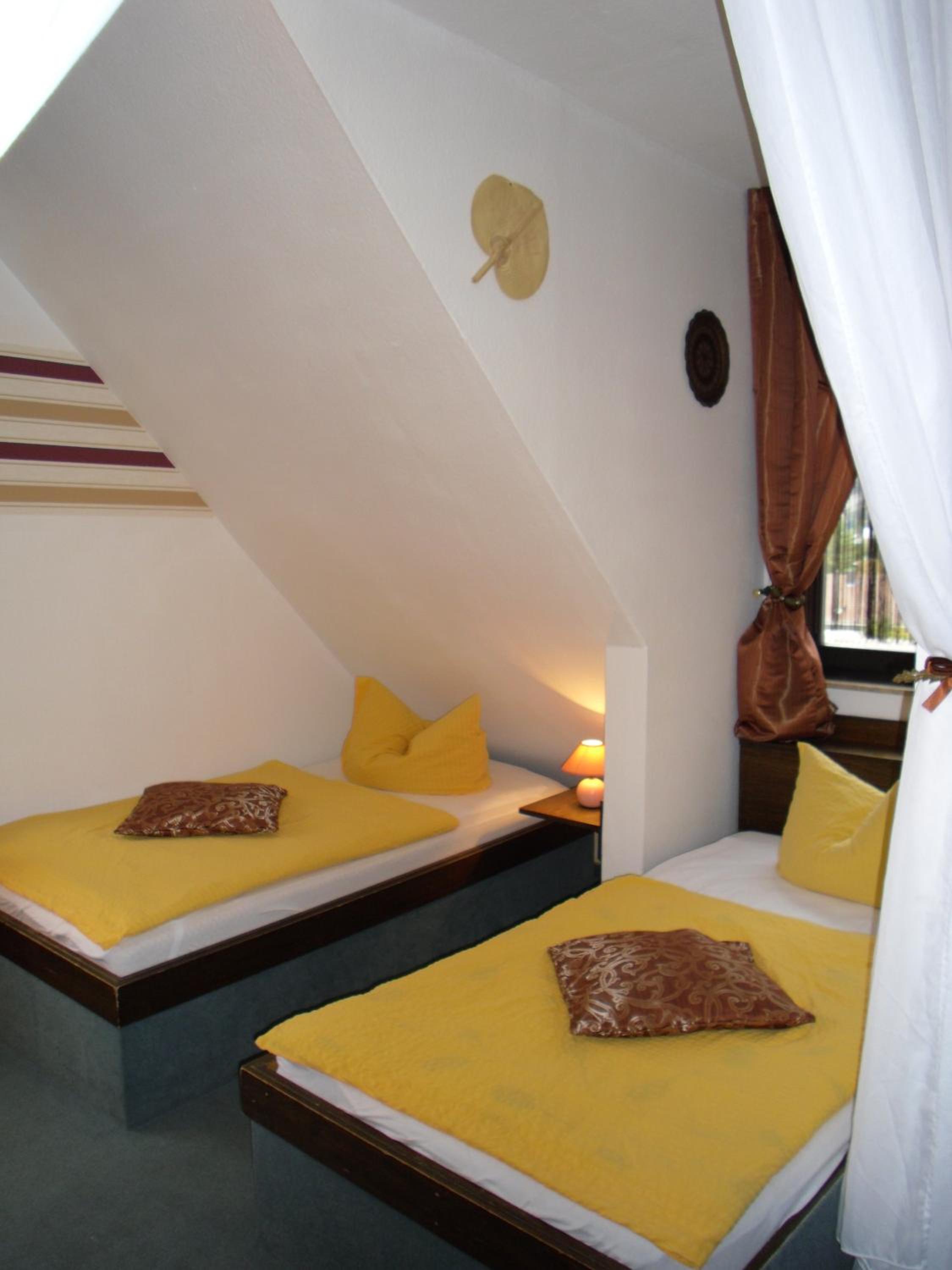 Standard Twin Room photo 2