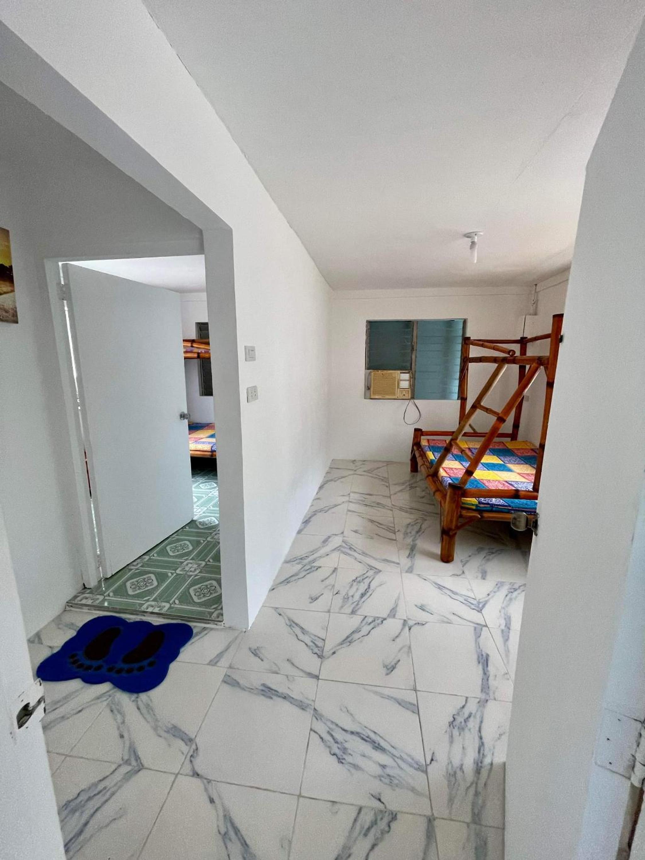 Deluxe Double Room (2 Adults + 1 Child) photo 1