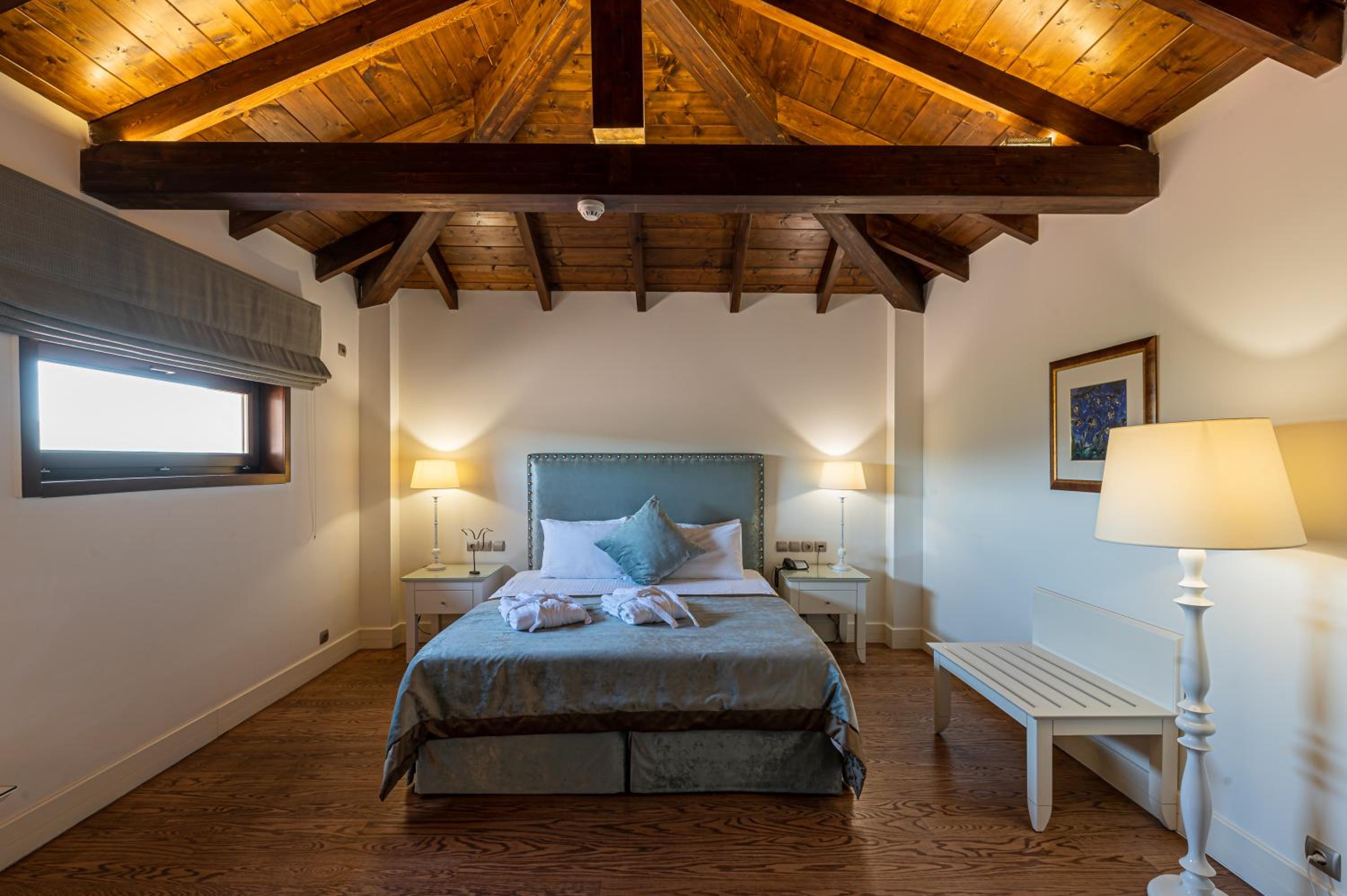 Luxury Suite - Photo 3