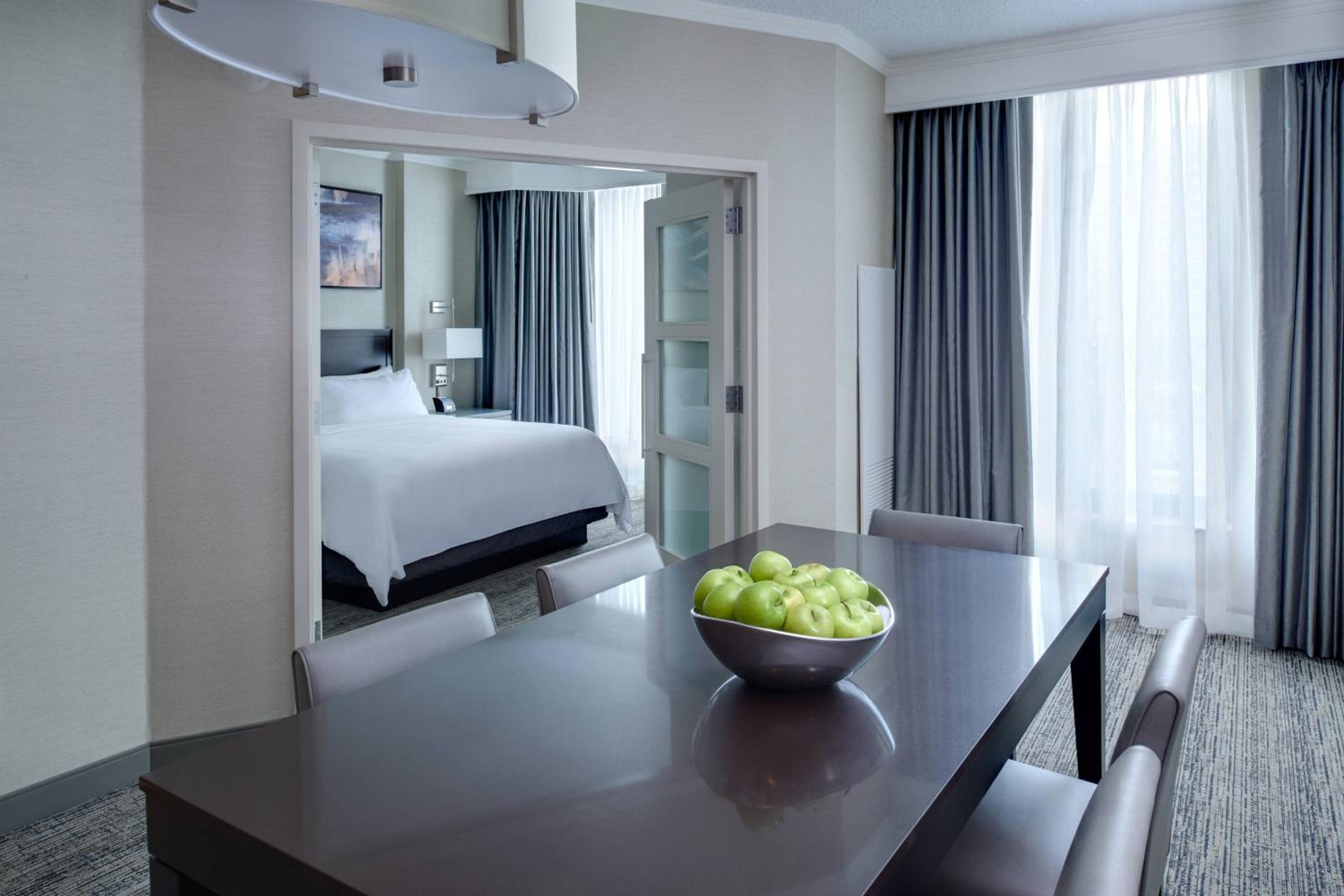One-Bedroom Conference King Suite