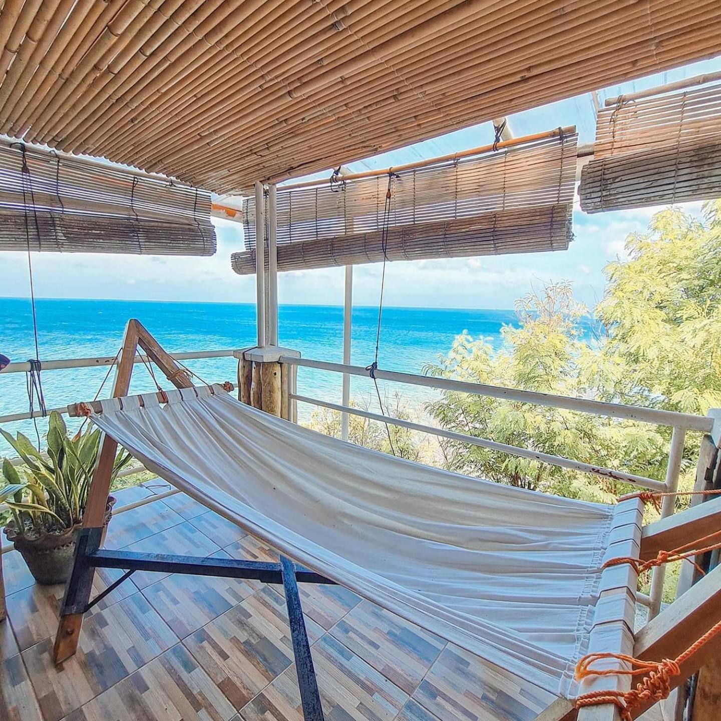 Deluxe Bungalow with Sea View - Photo 1