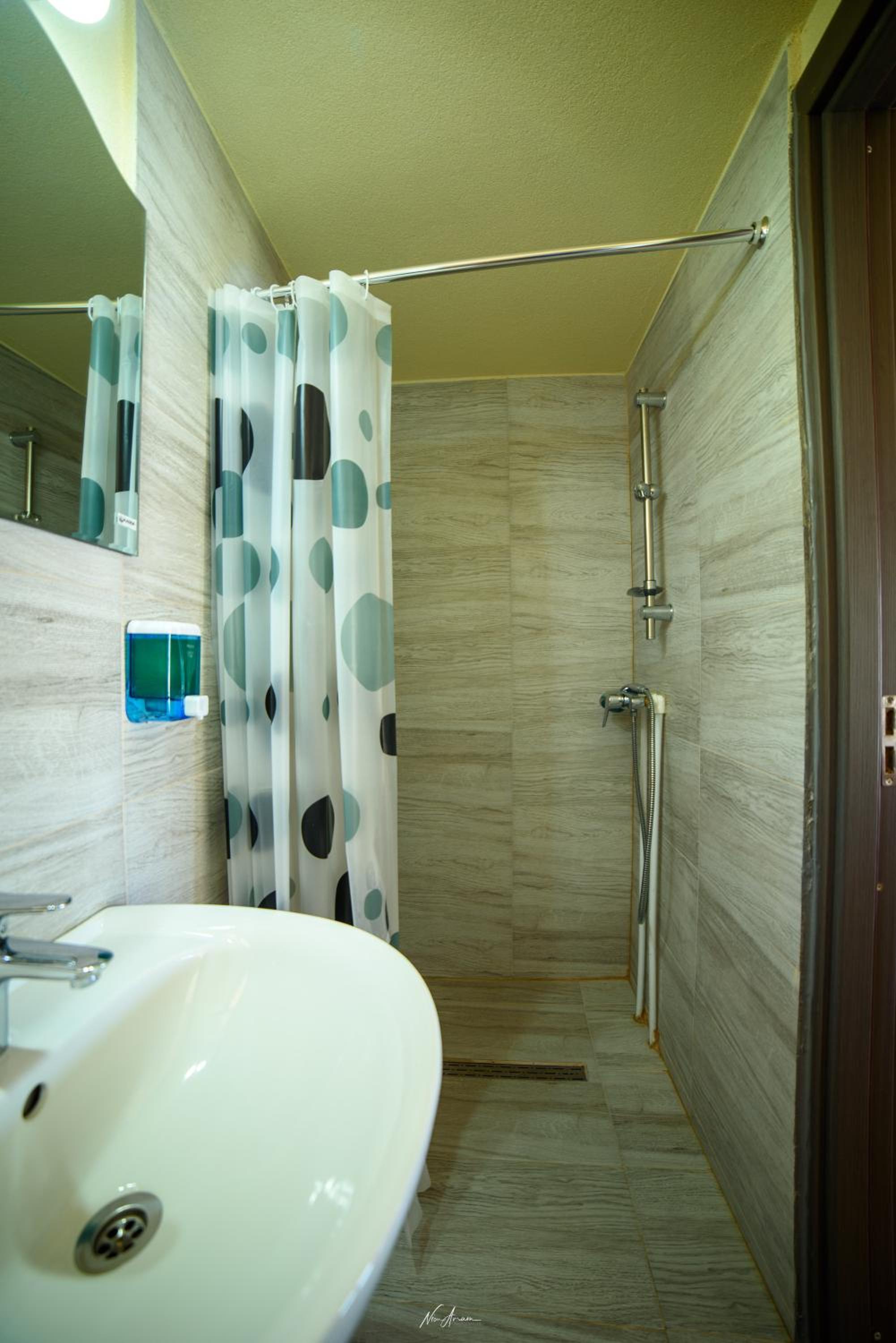 Quadruple Room with Balcony photo 3