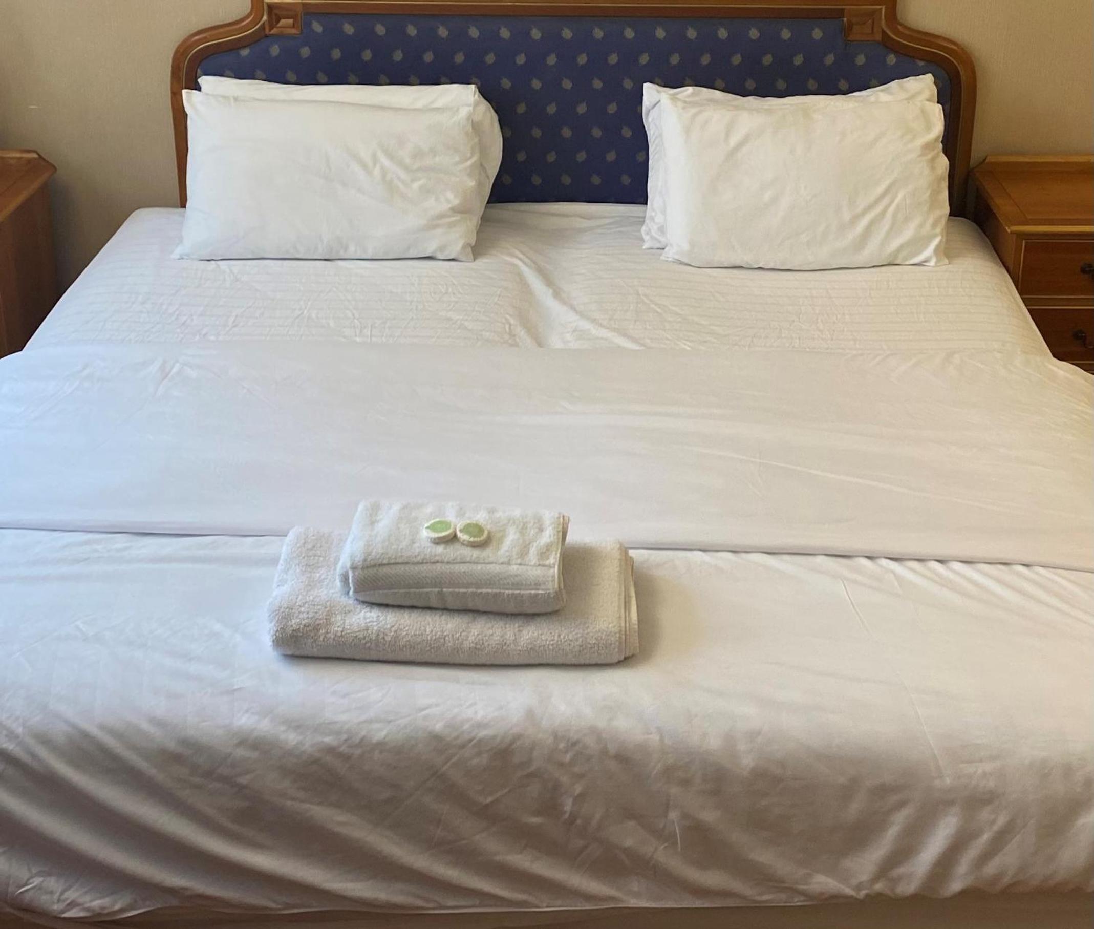 Double Room - Photo 3
