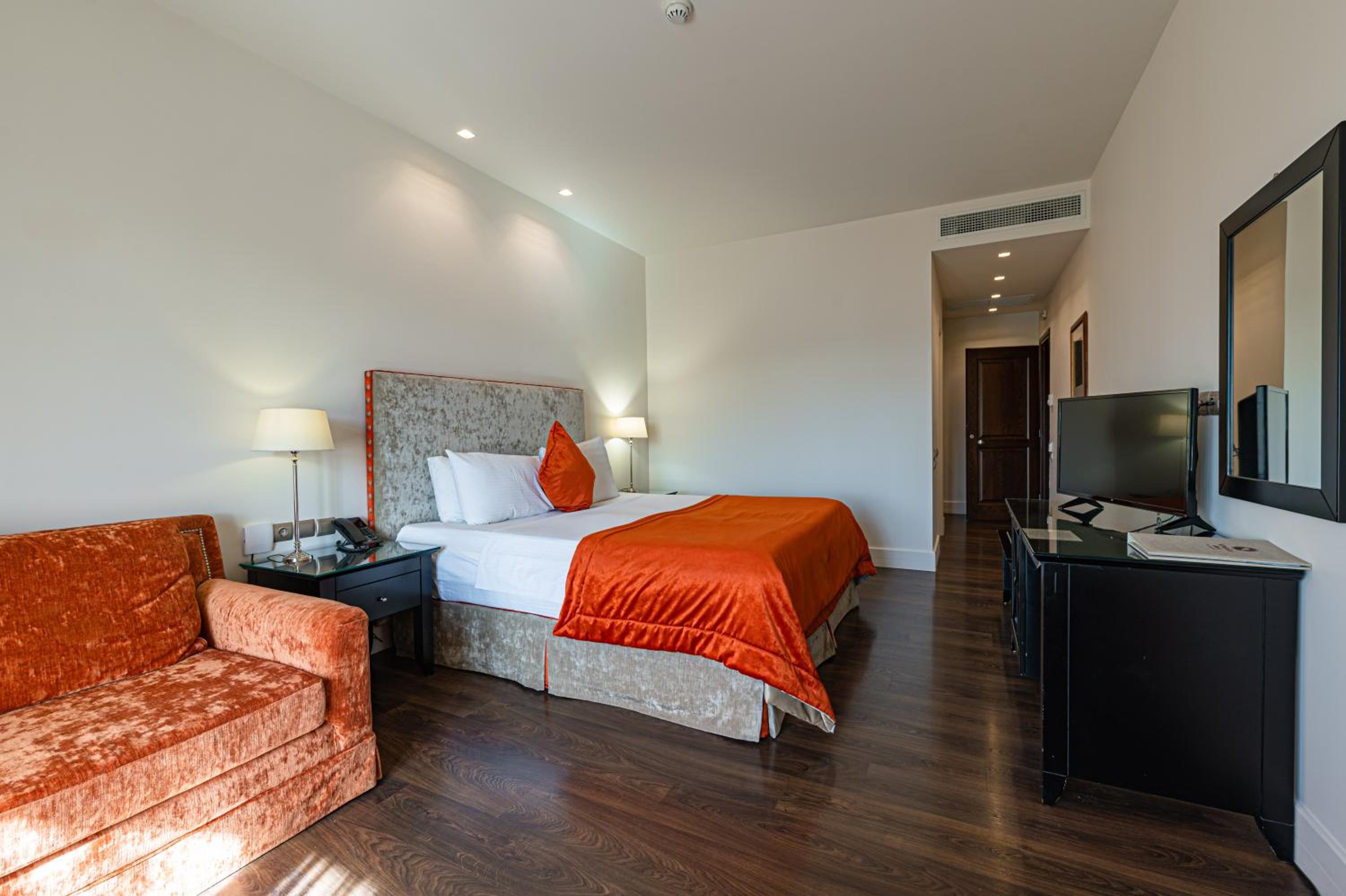 Deluxe Family Room - Photo 4