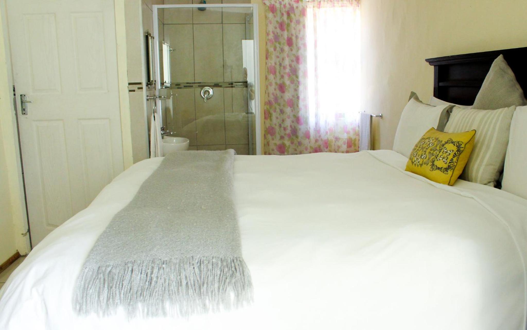 Double Room with Private Bathroom photo 1
