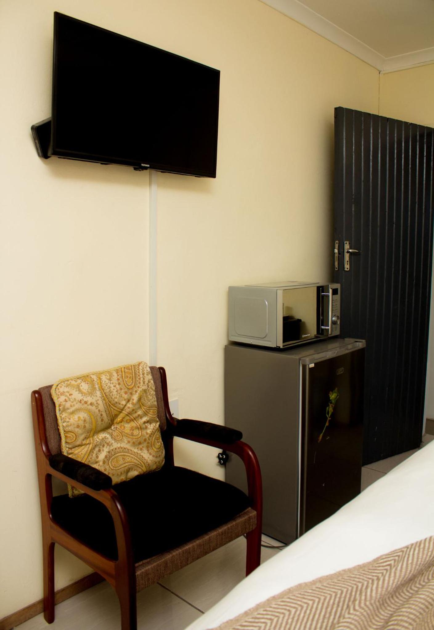 Double Room with Private Bathroom photo 3